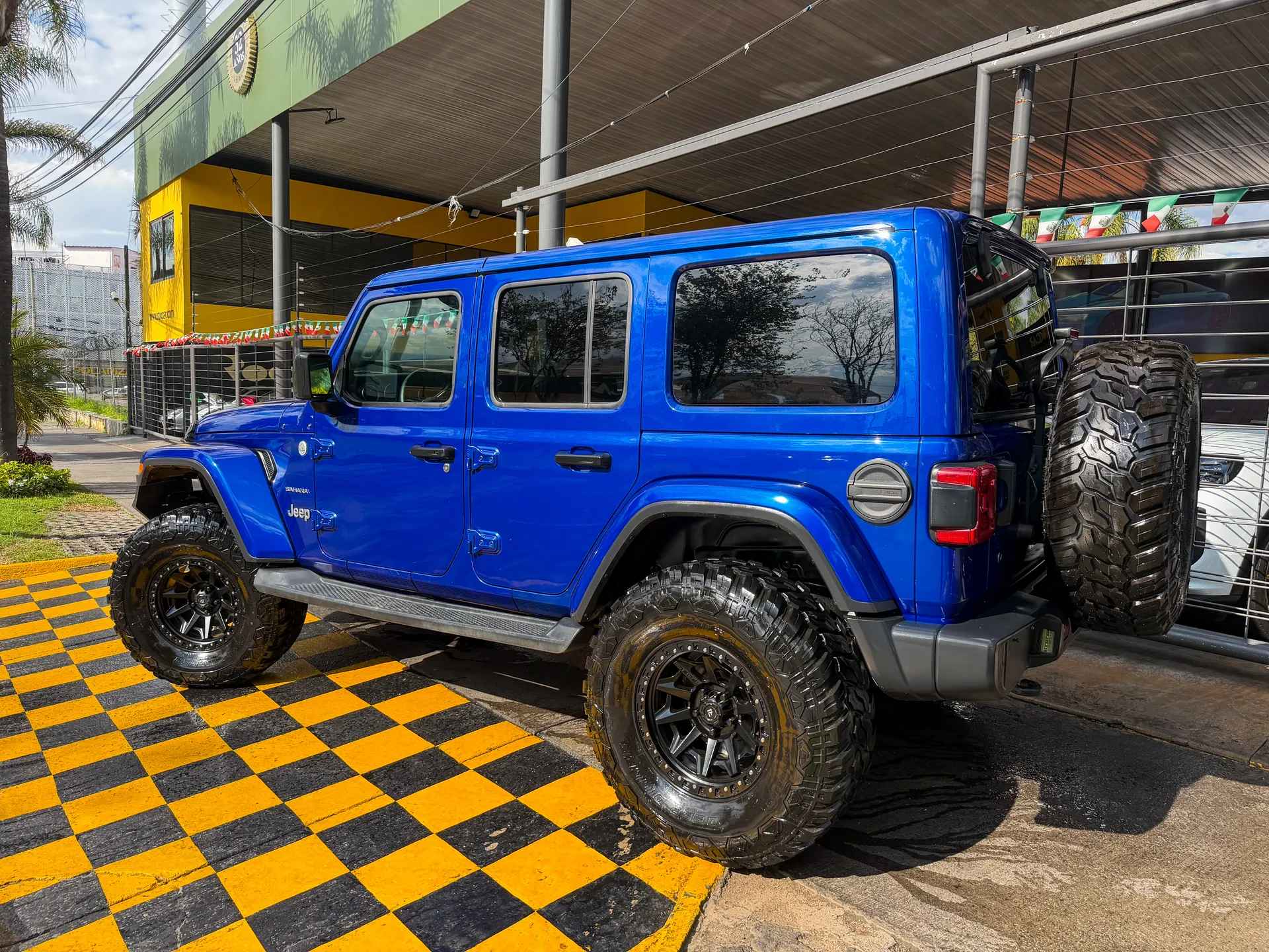 Car image 6