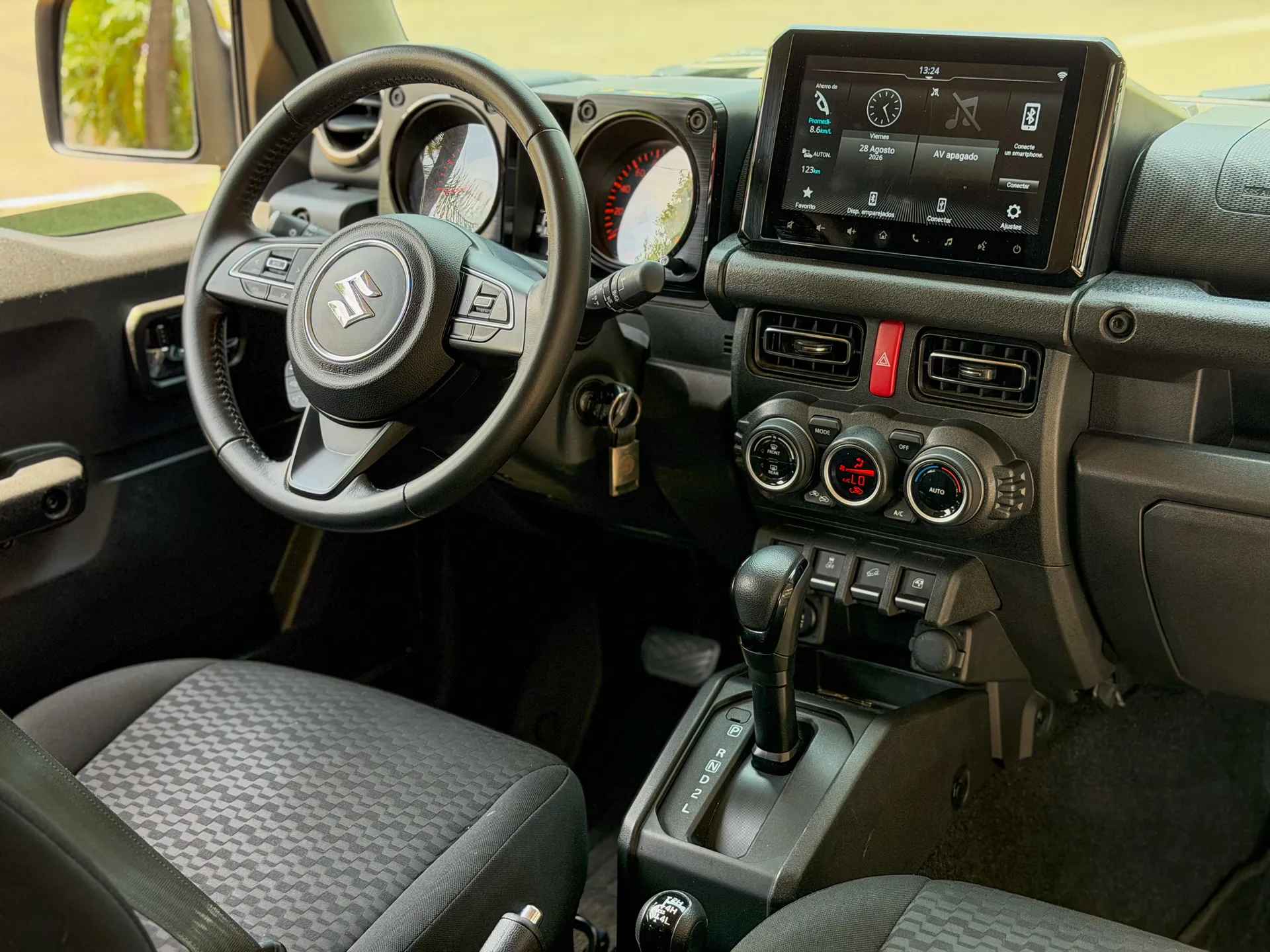 Car image 15