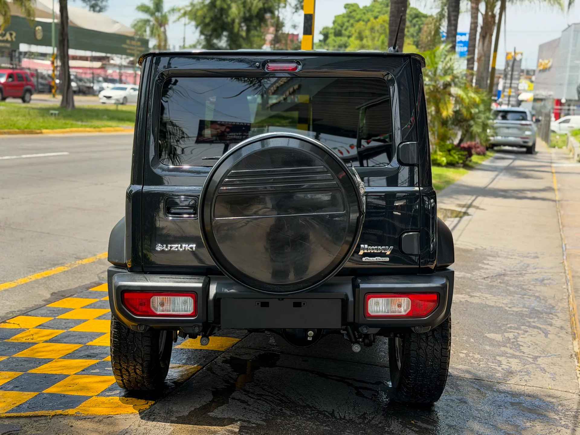 Car image 8
