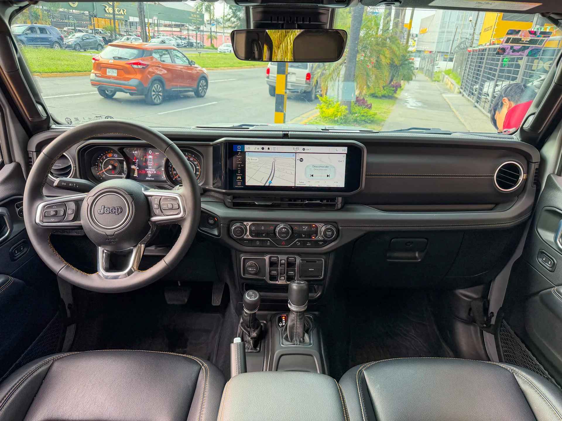 Car image 9