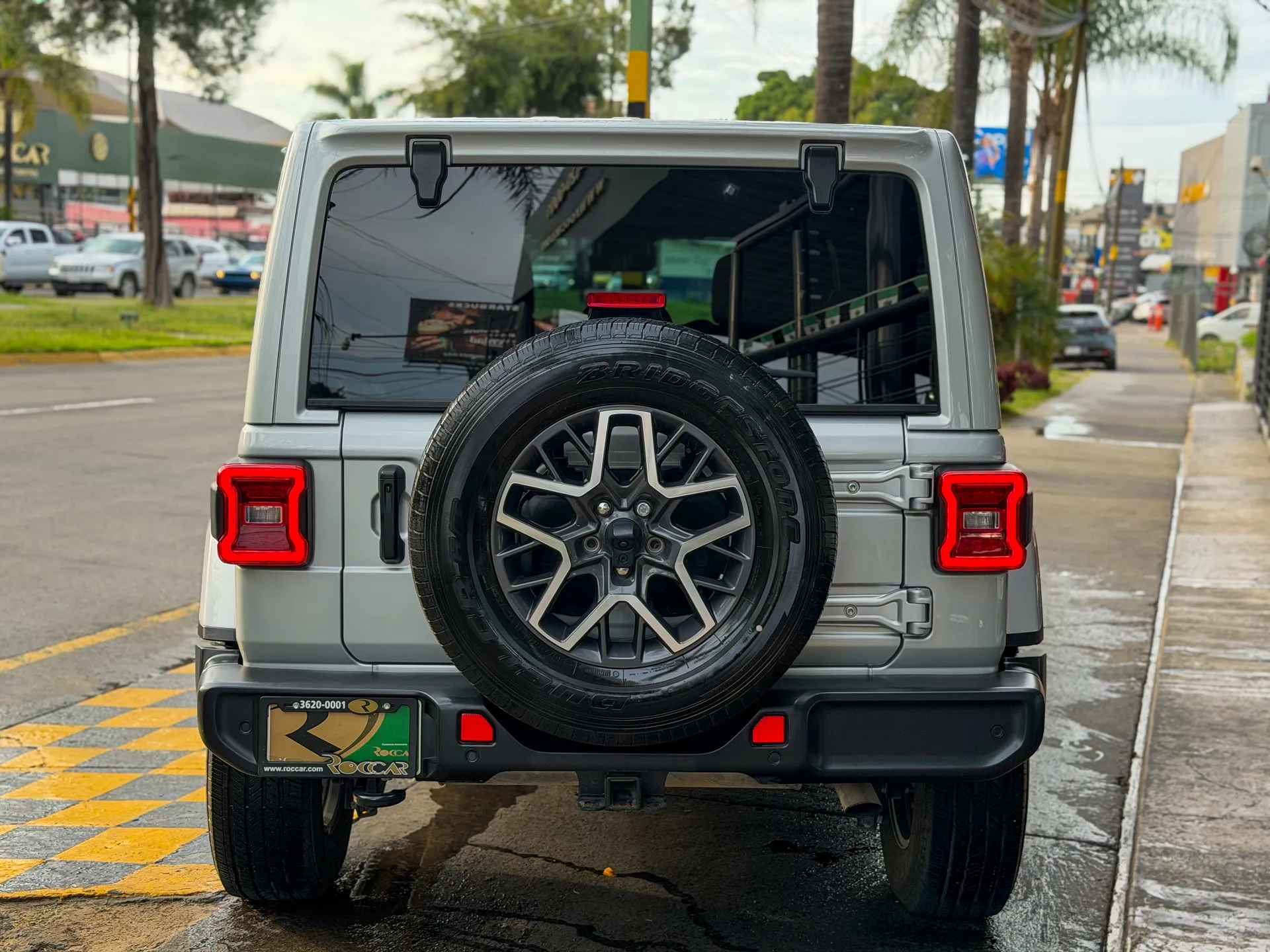Car image 8