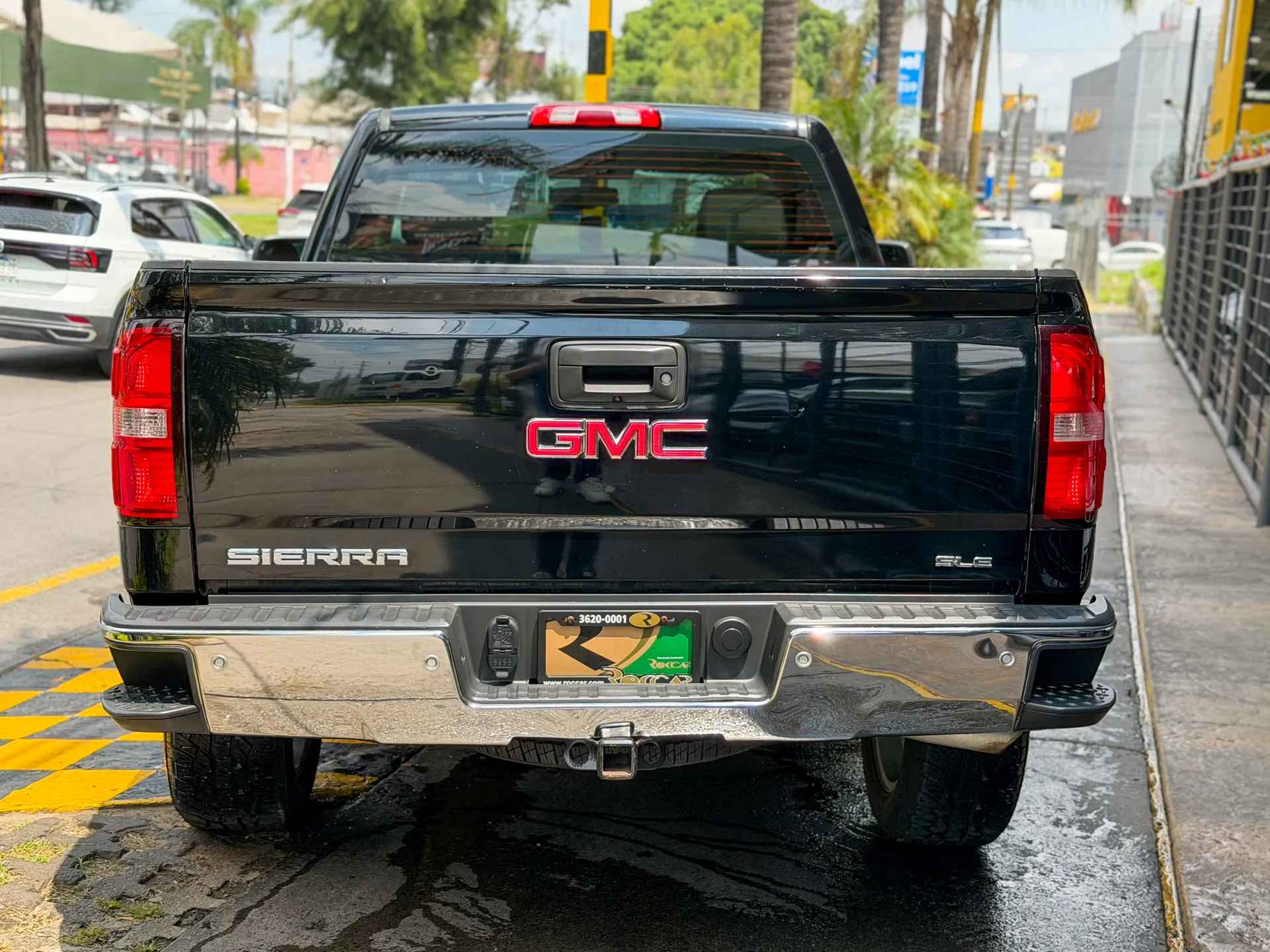 Car image 8