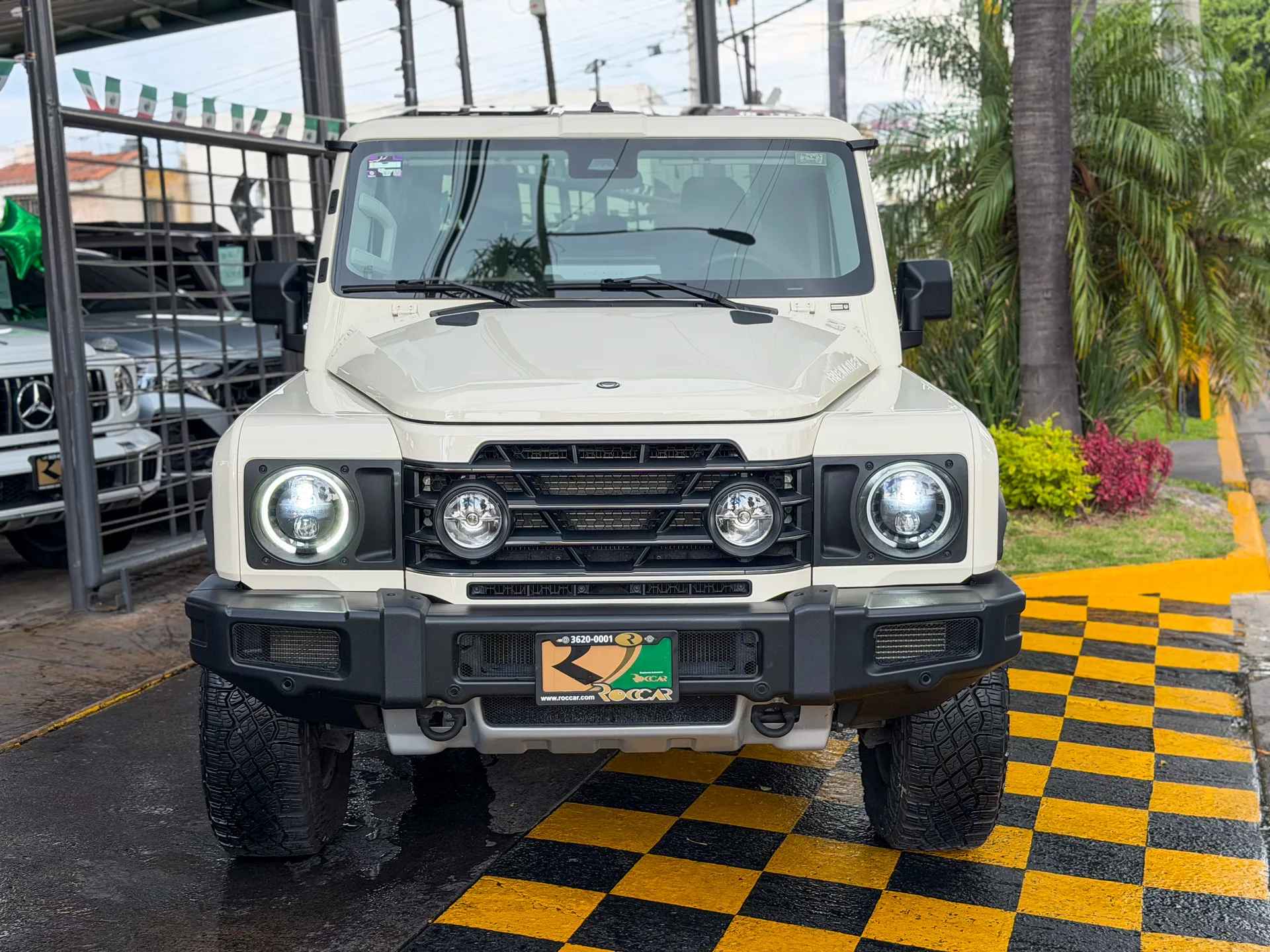 Car image 3