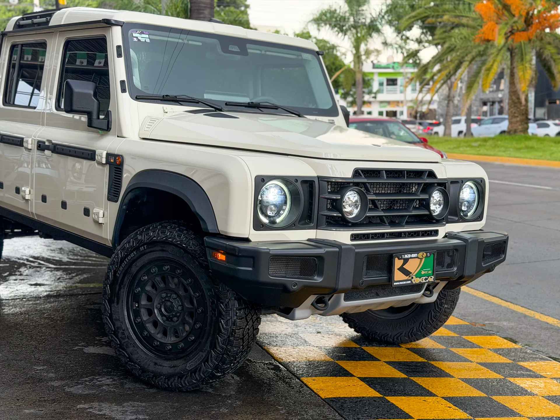 Car image 5