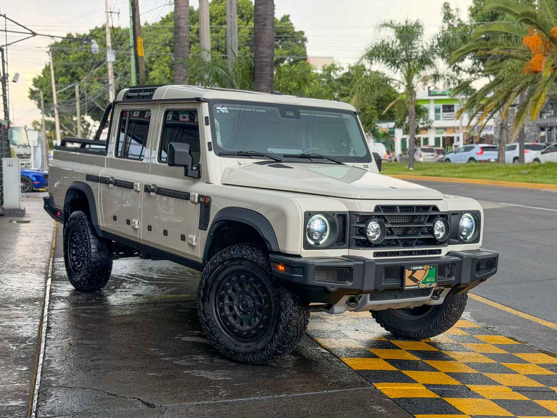 Car image 4