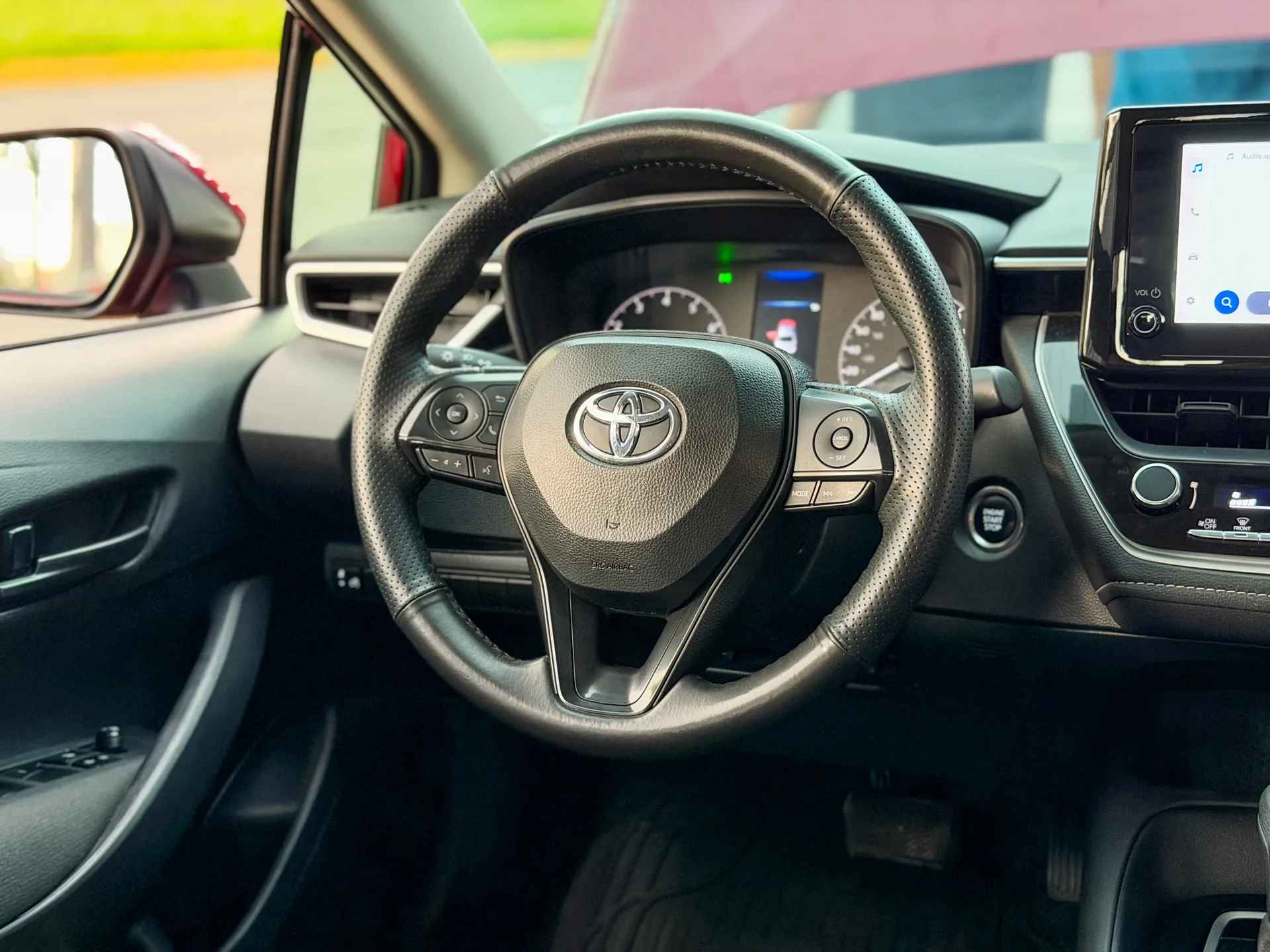 Car image 12