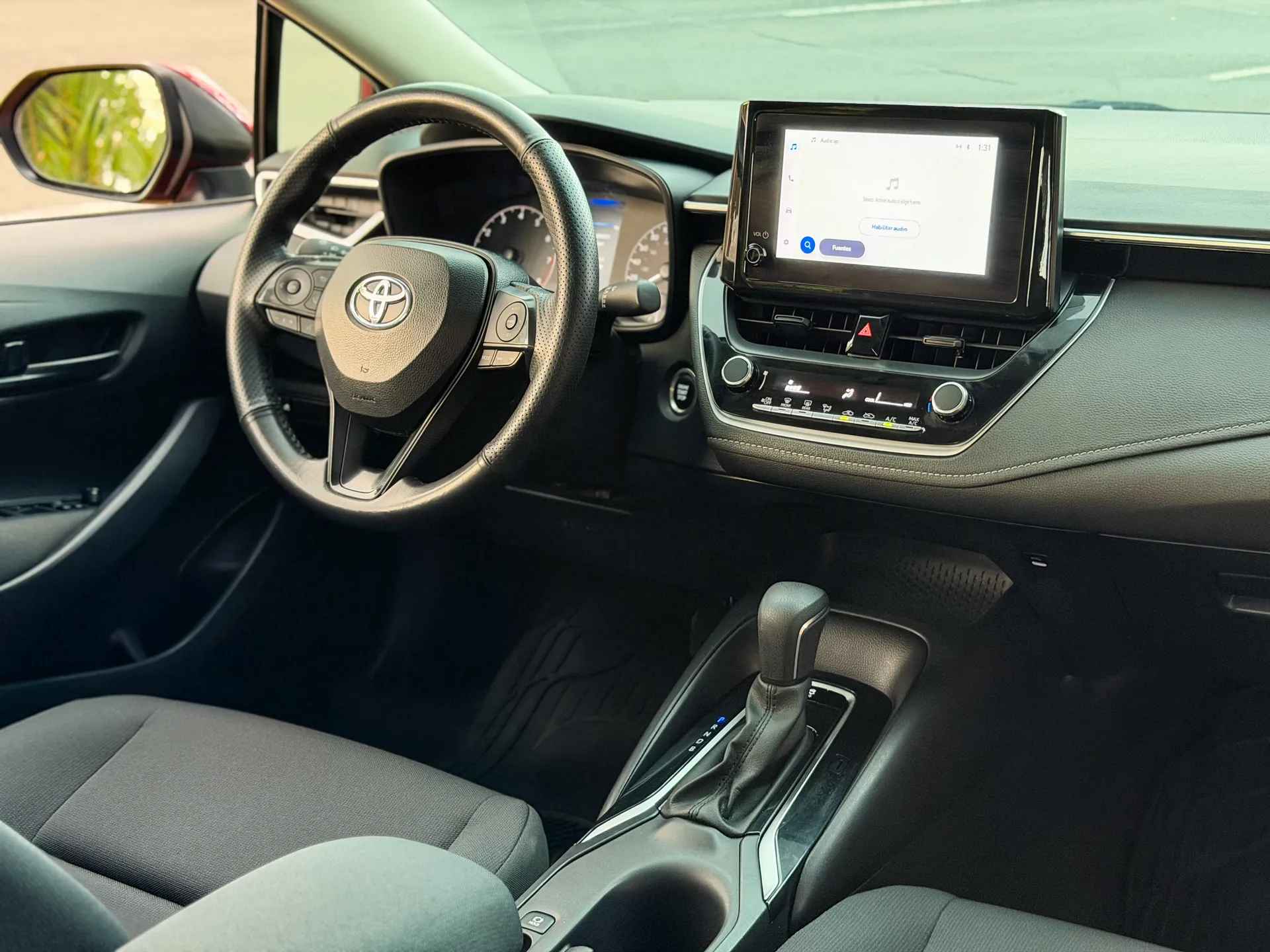 Car image 15