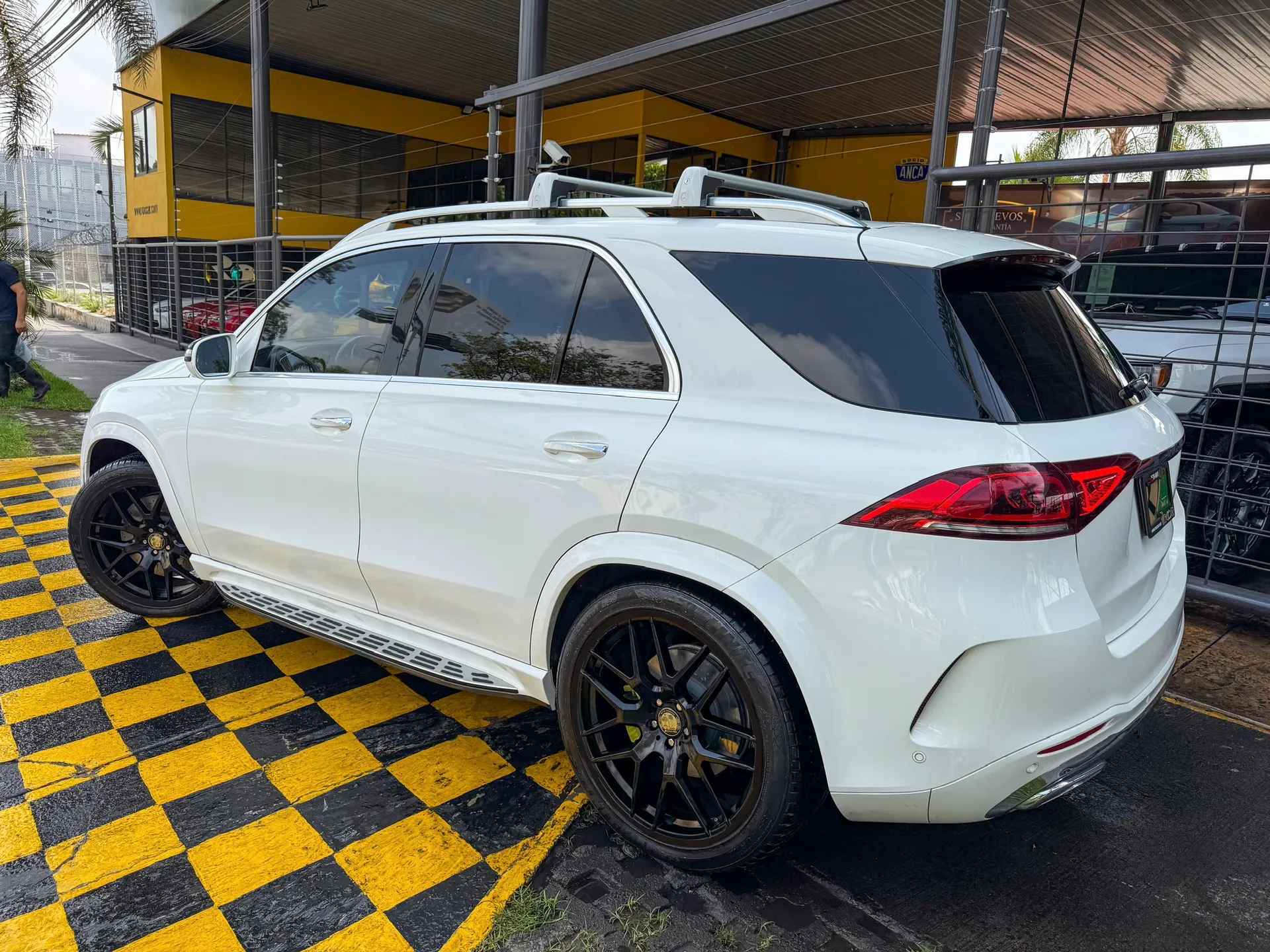 Car image 6
