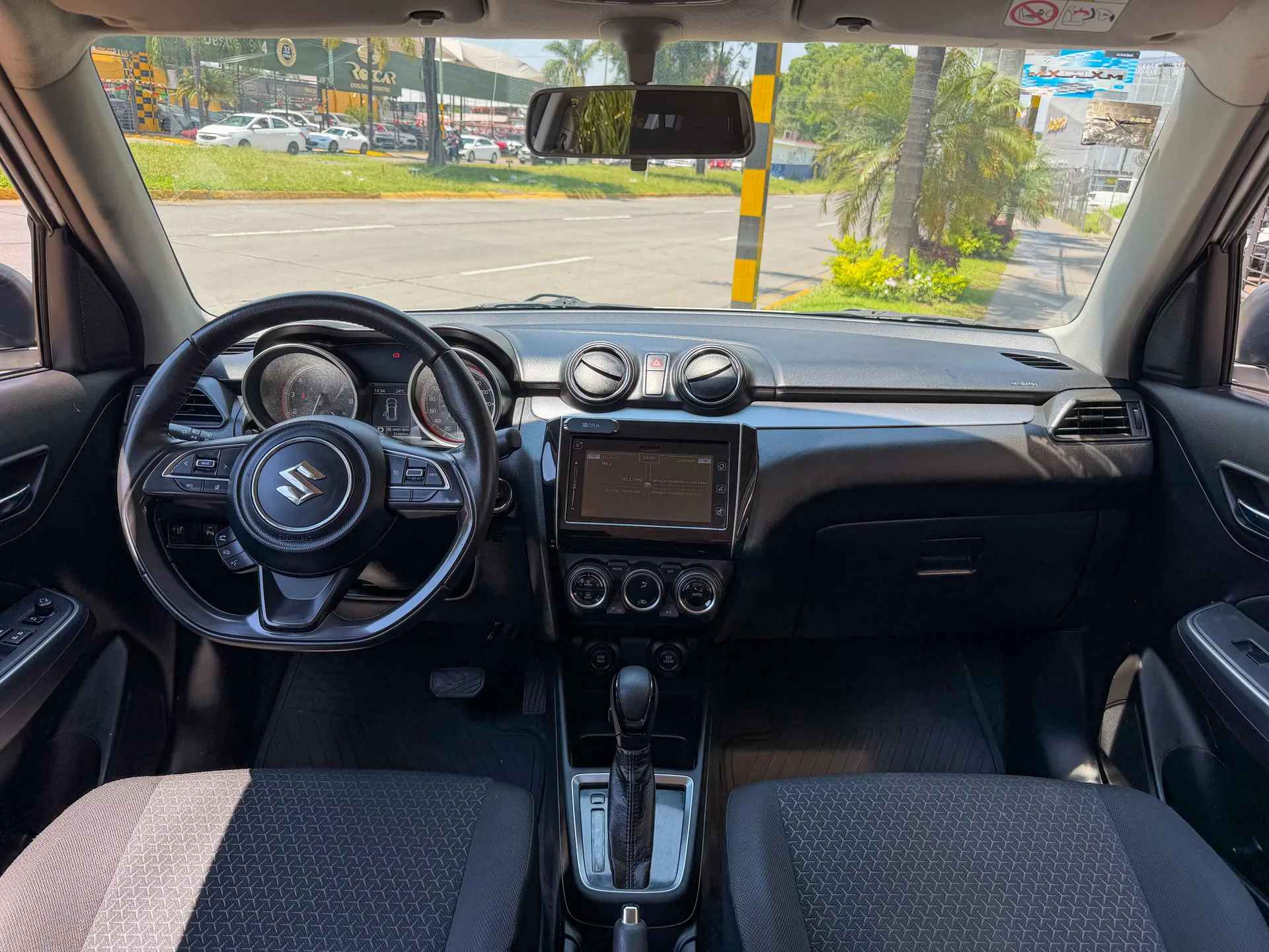 Car image 10