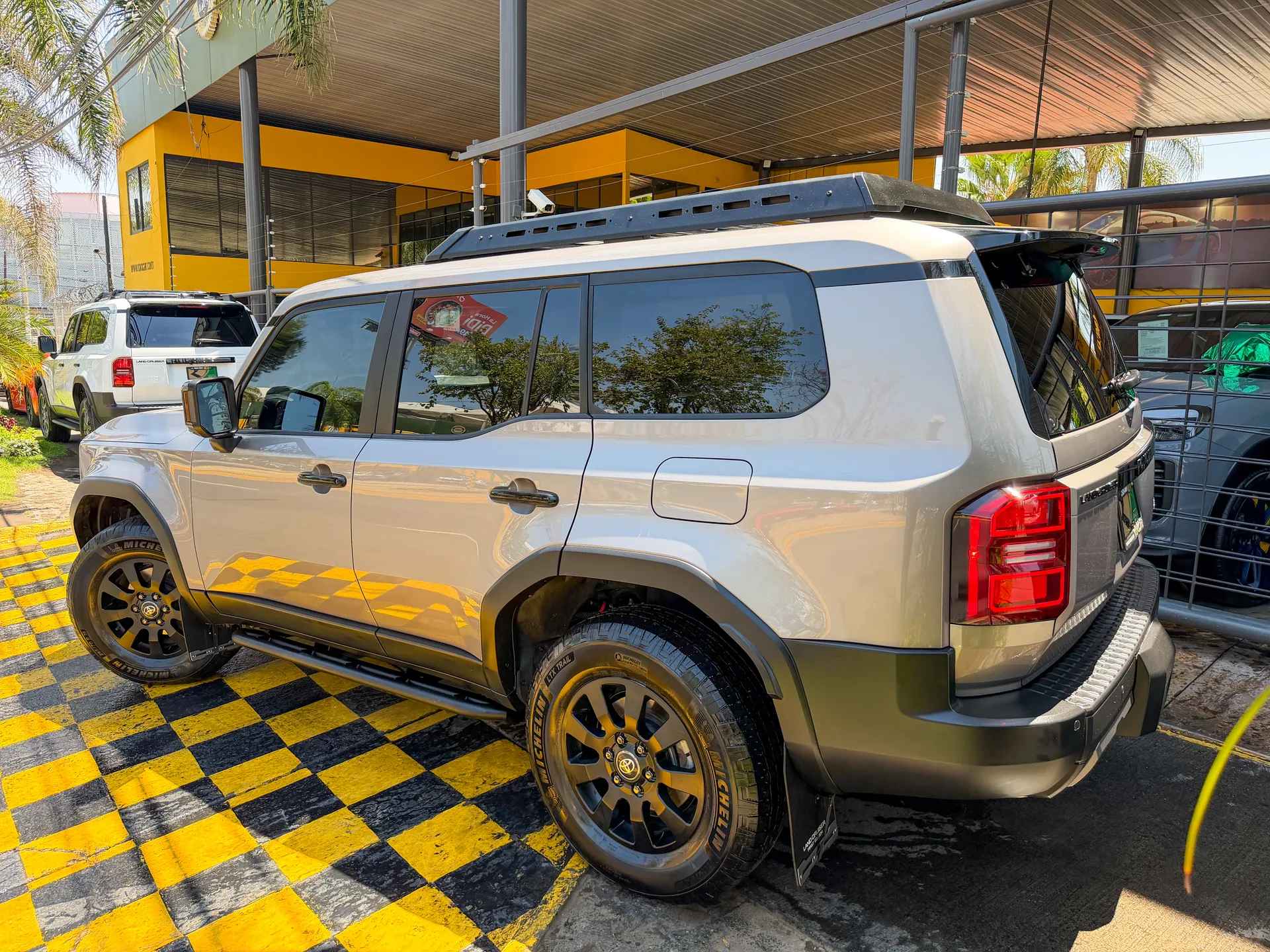 Car image 7