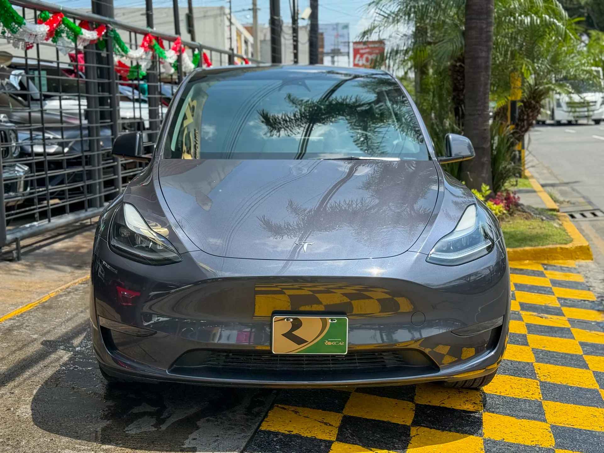 Car image 3
