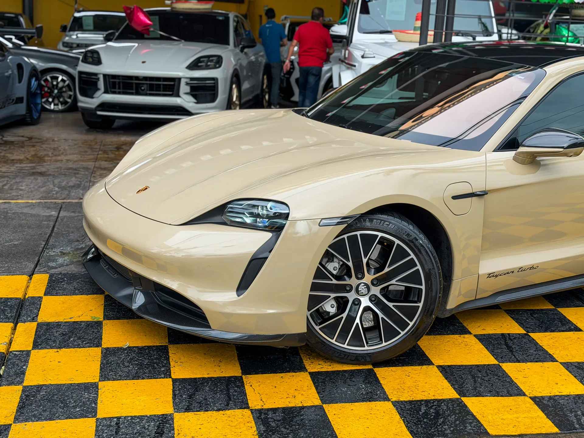 Car image 2