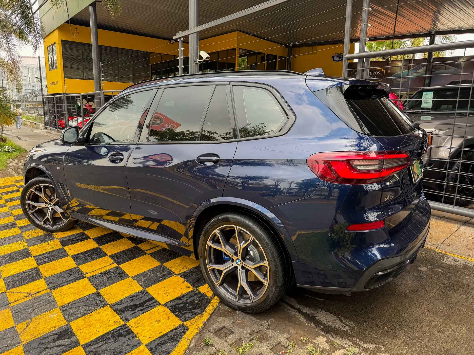 Car image 6