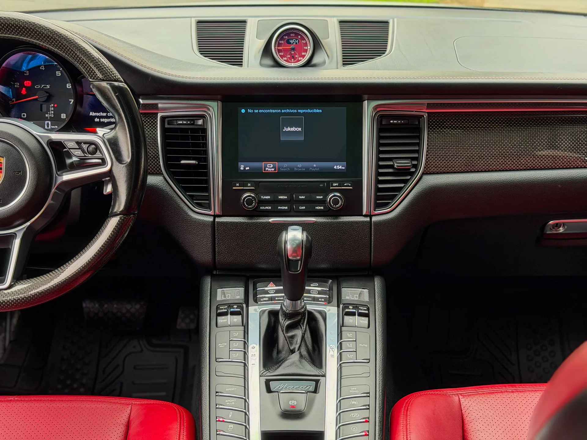 Car image 14