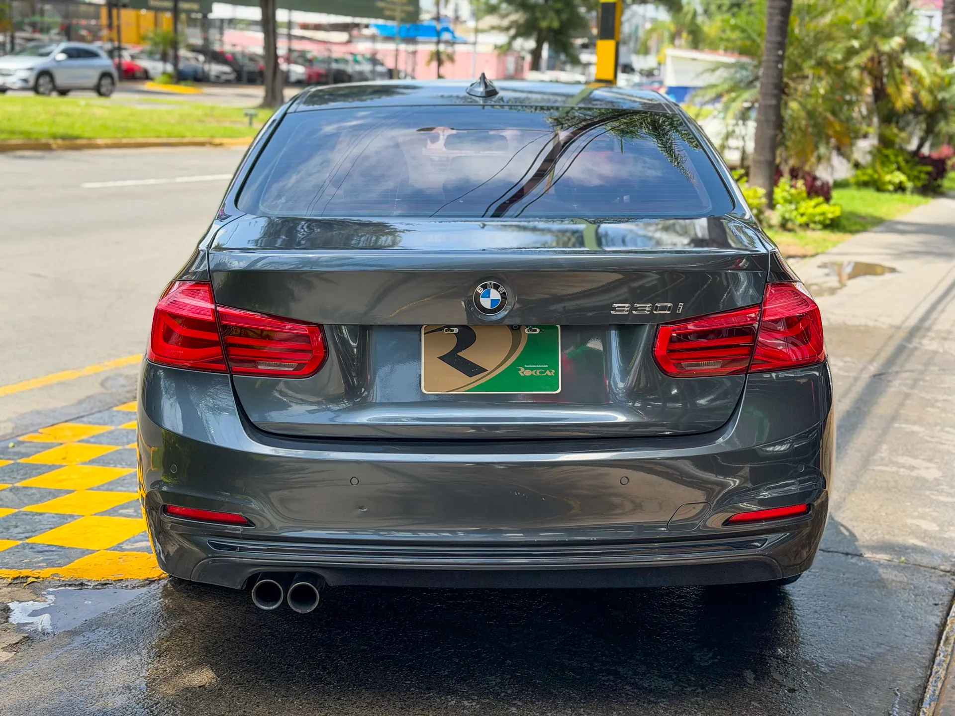 Car image 8