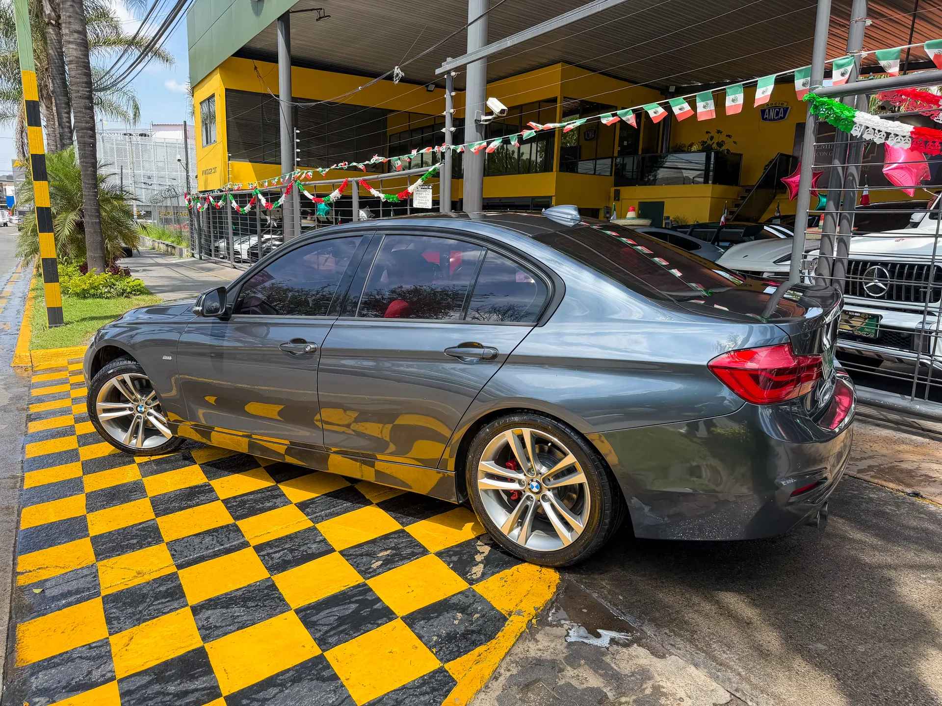 Car image 6