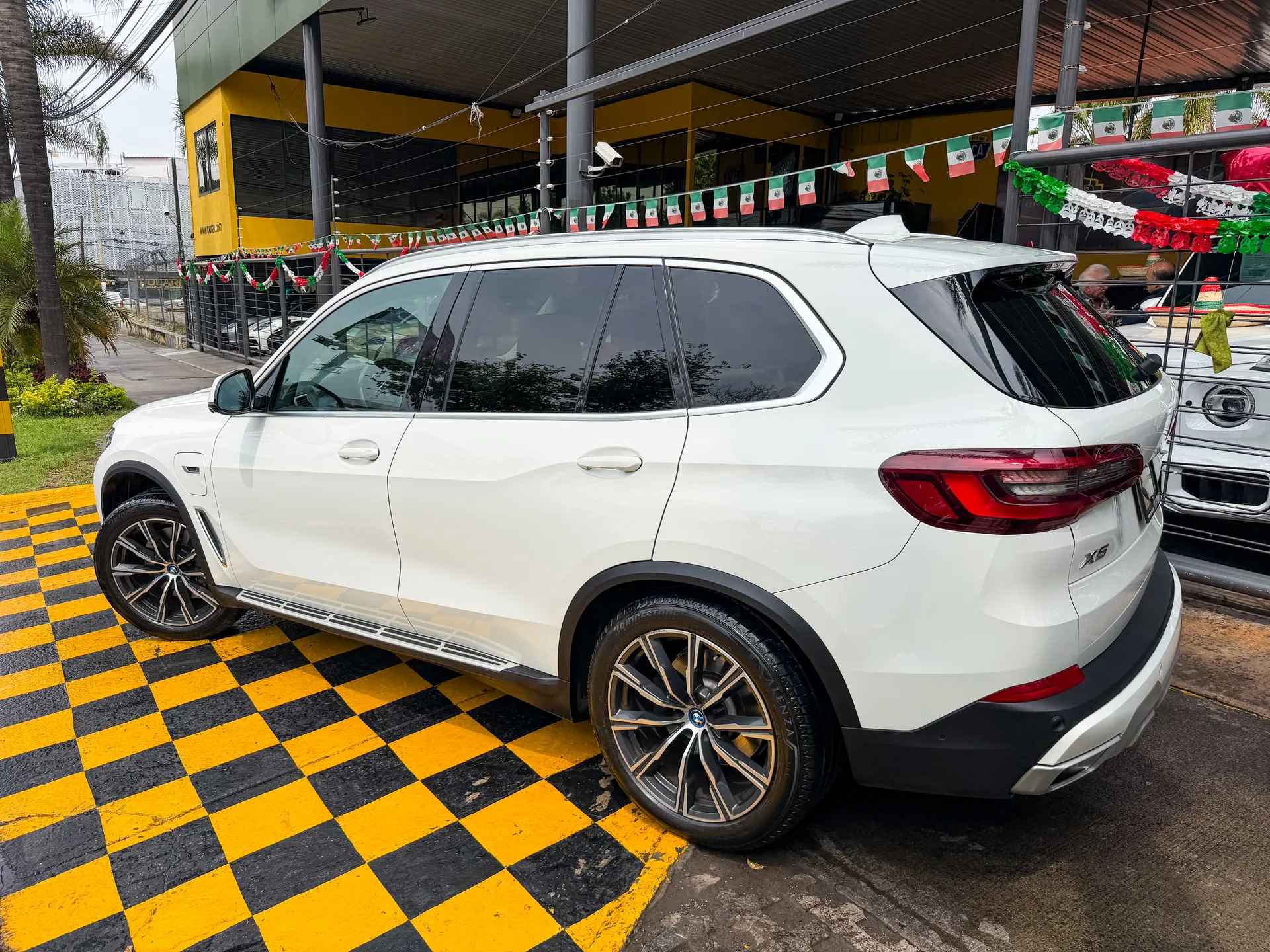 Car image 6
