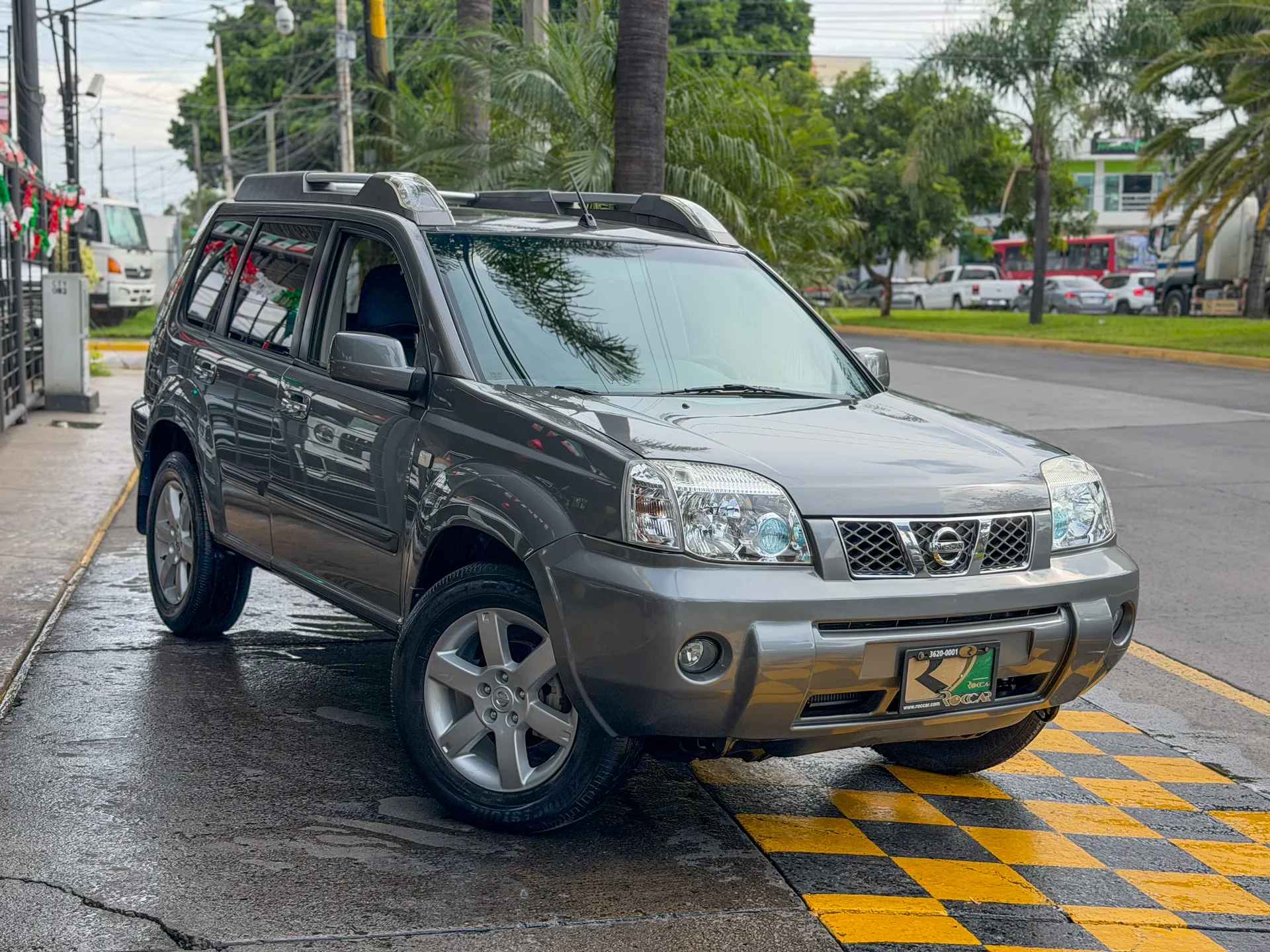 Car image 4