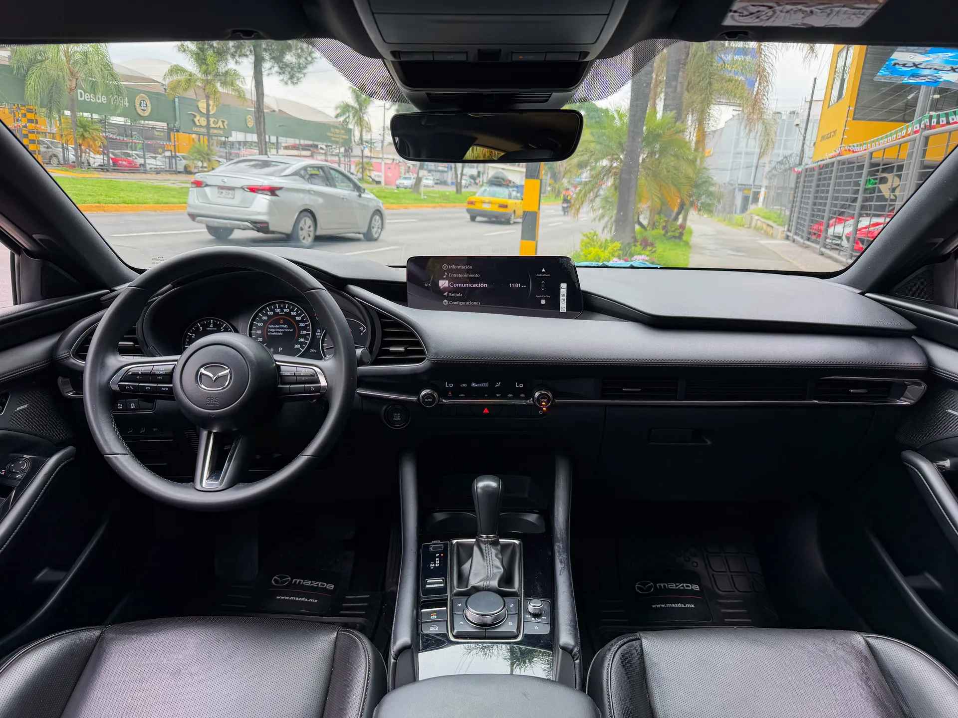 Car image 9