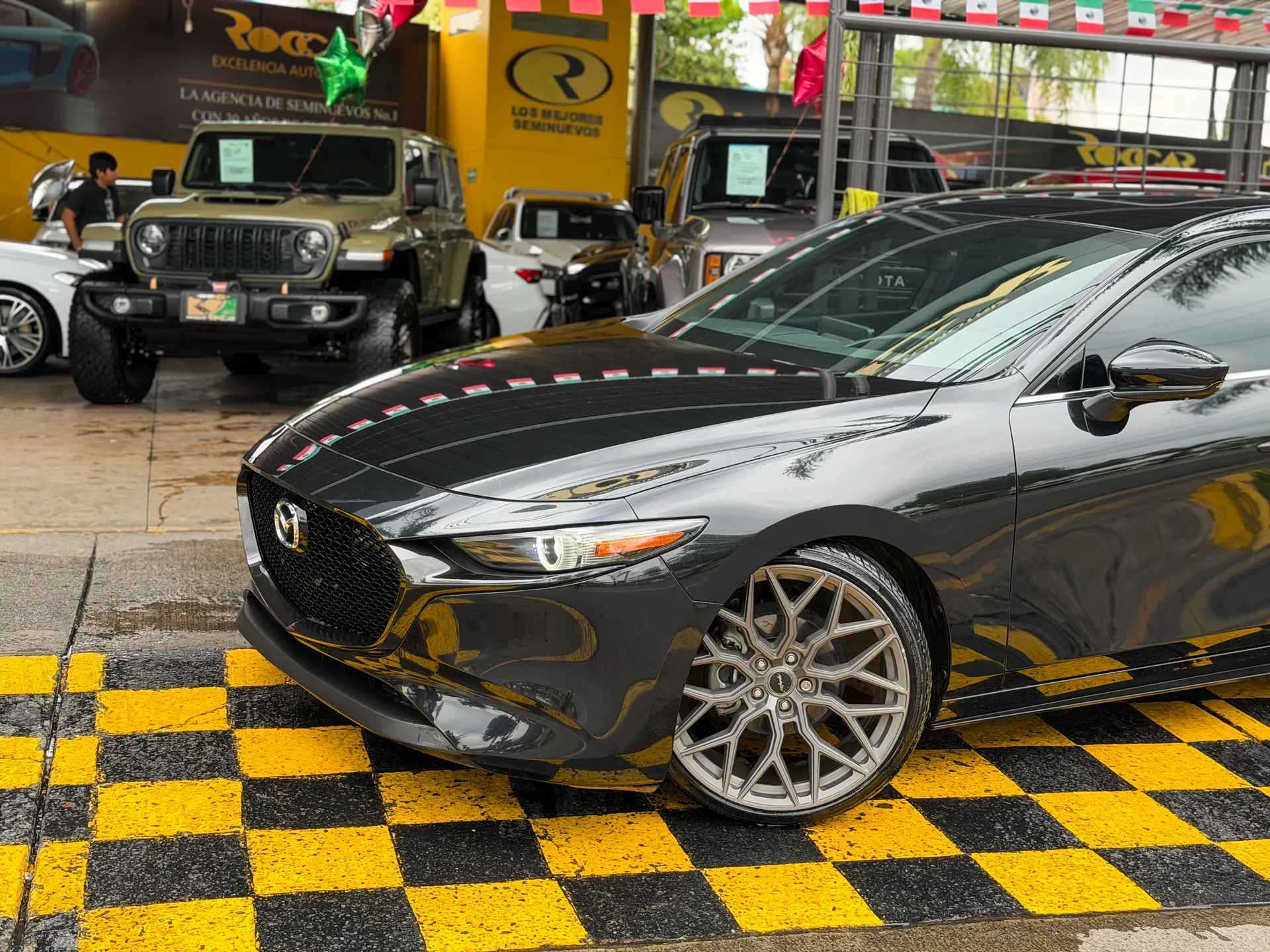 Car image 2