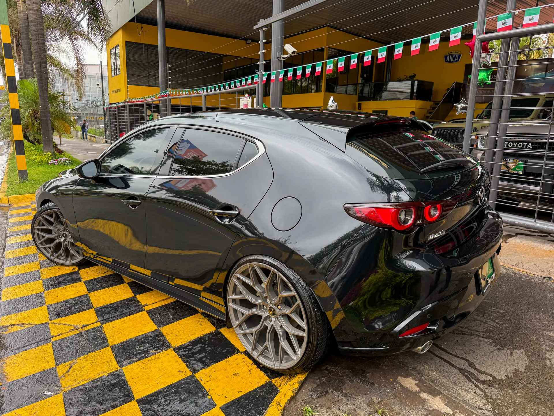 Car image 6