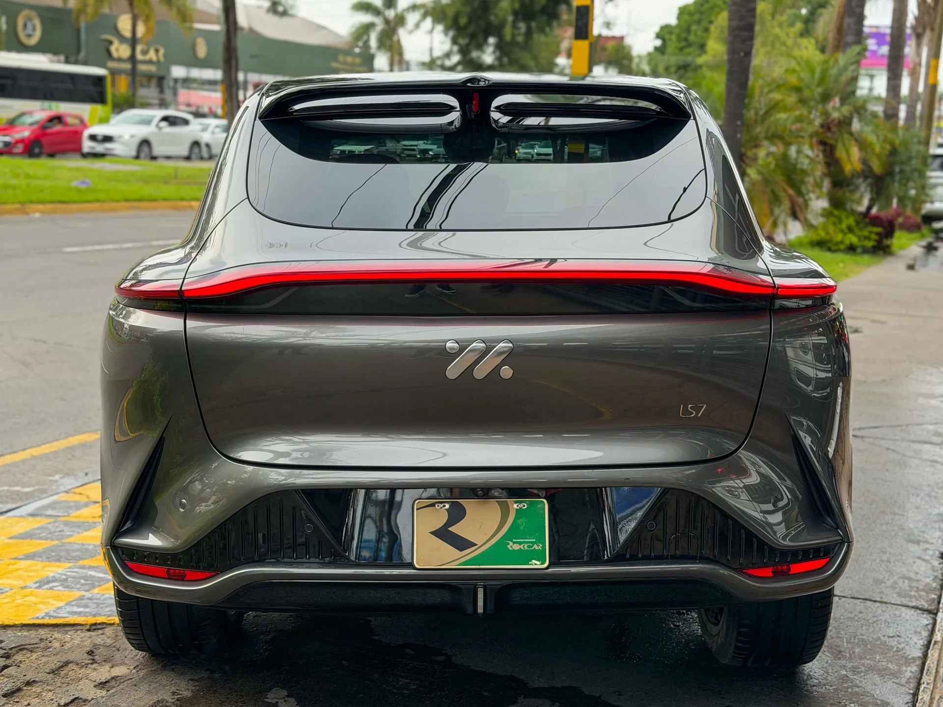 Car image 10