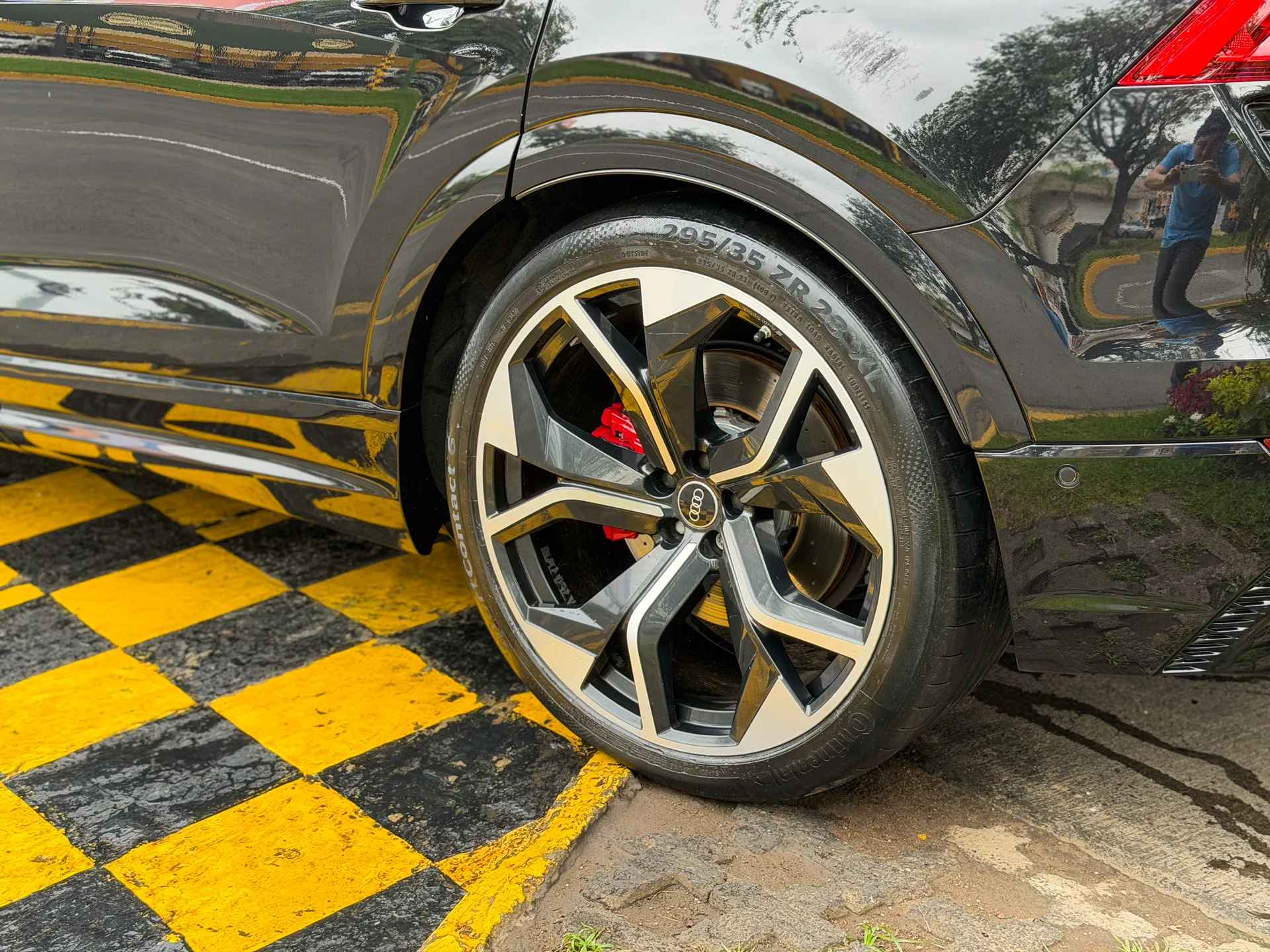 Car image 8