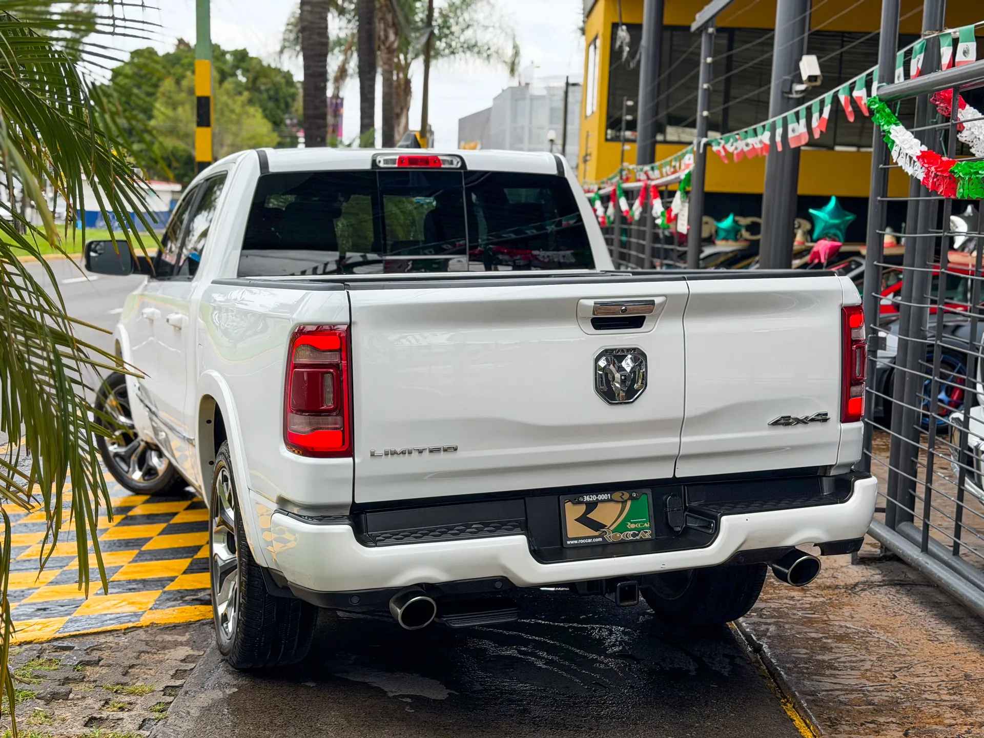 Car image 7