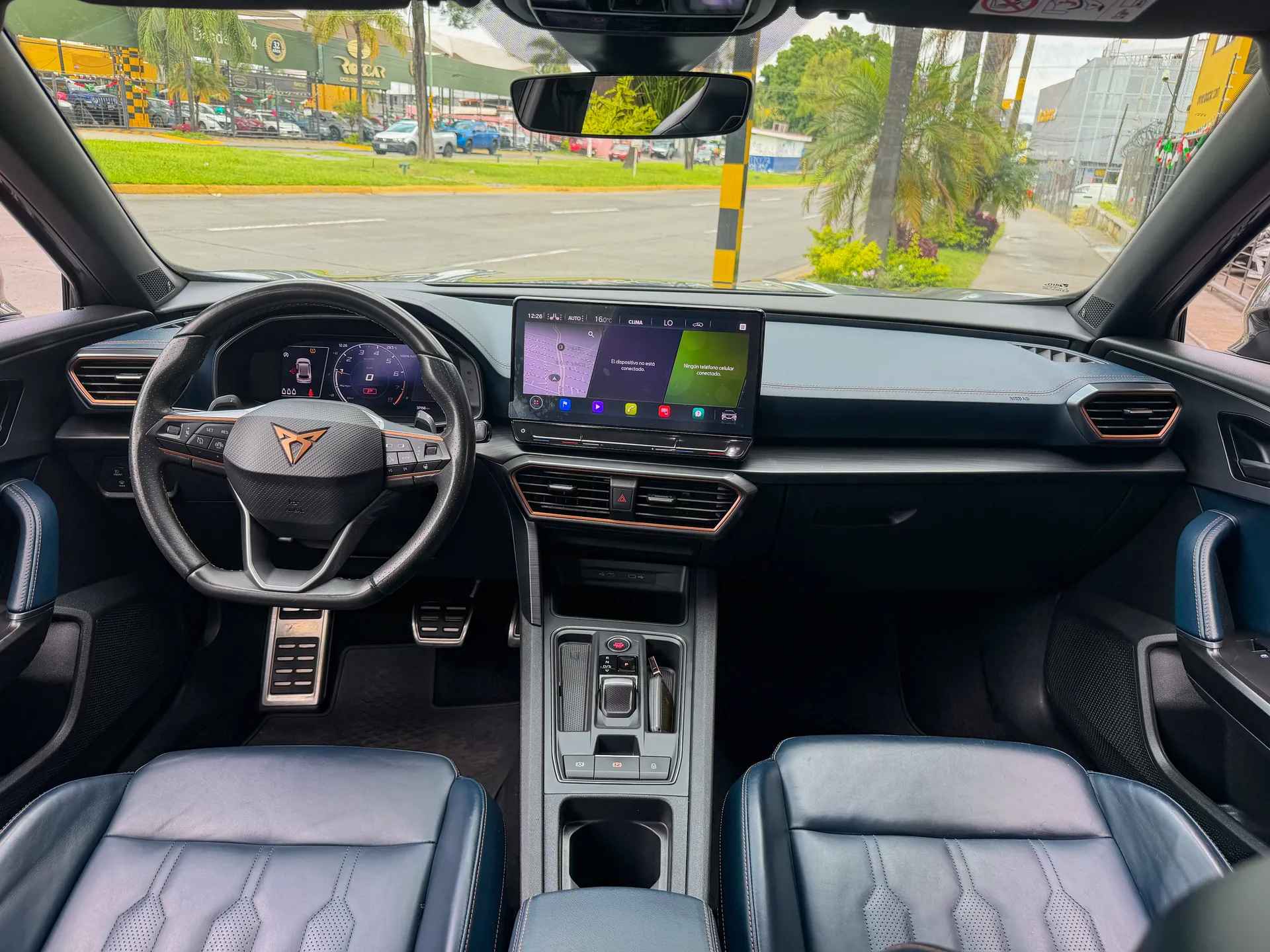 Car image 10