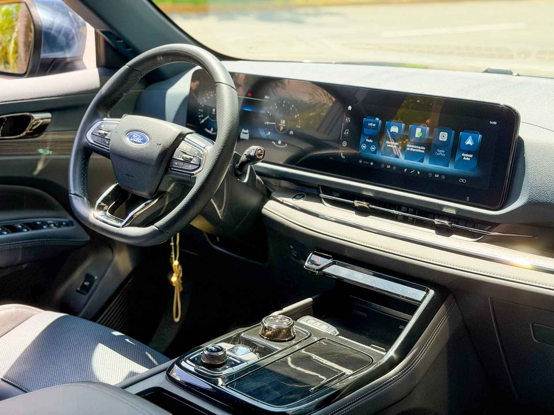 Car image 15