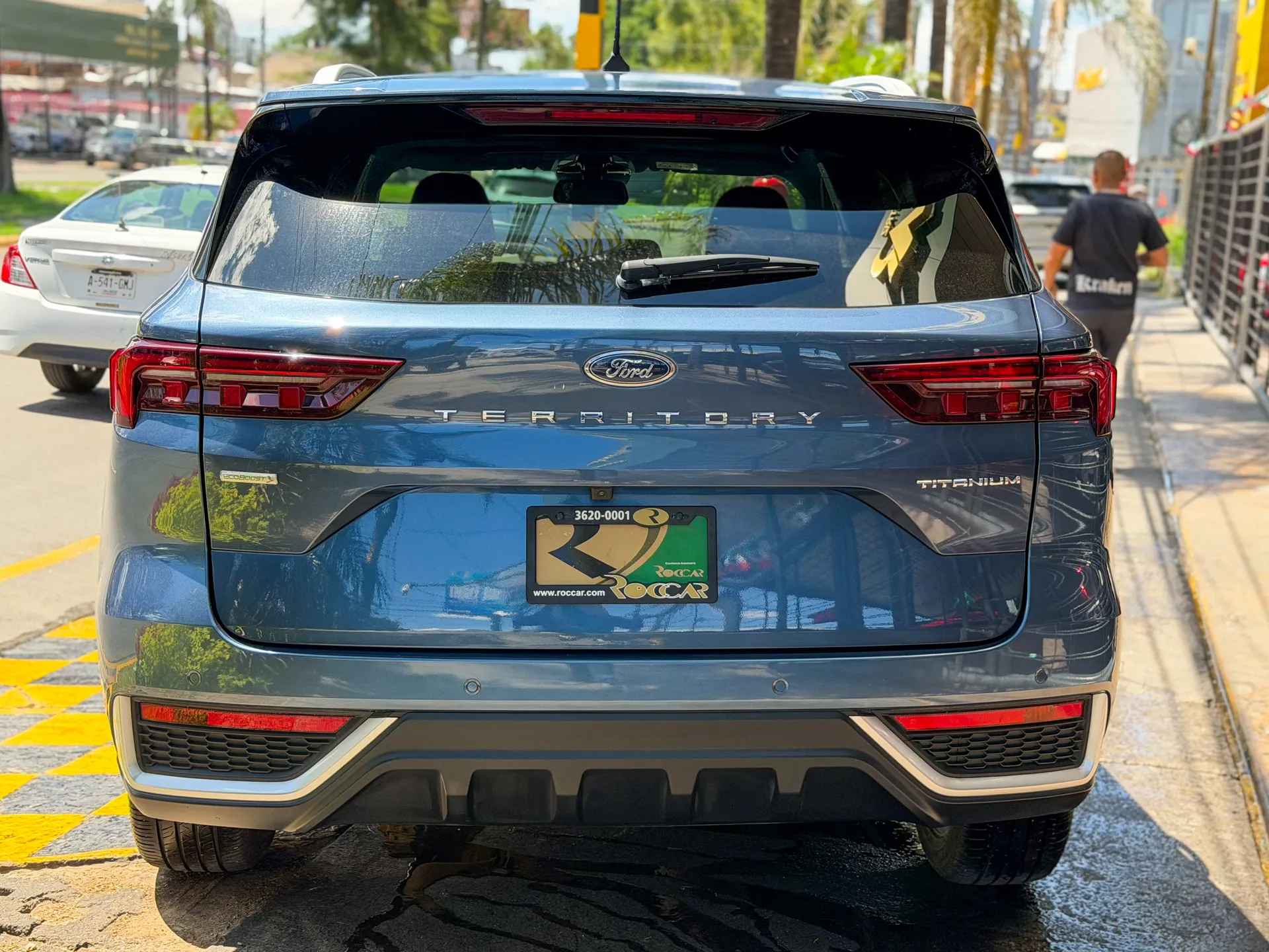 Car image 8