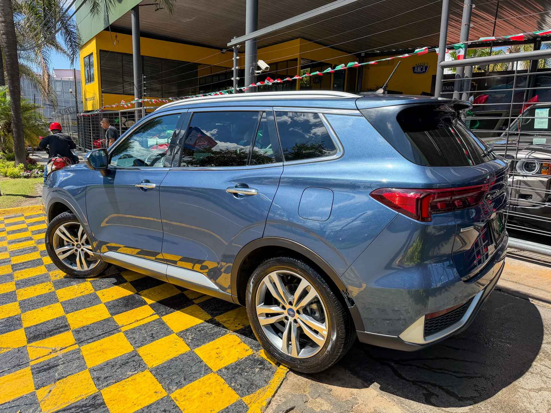 Car image 6