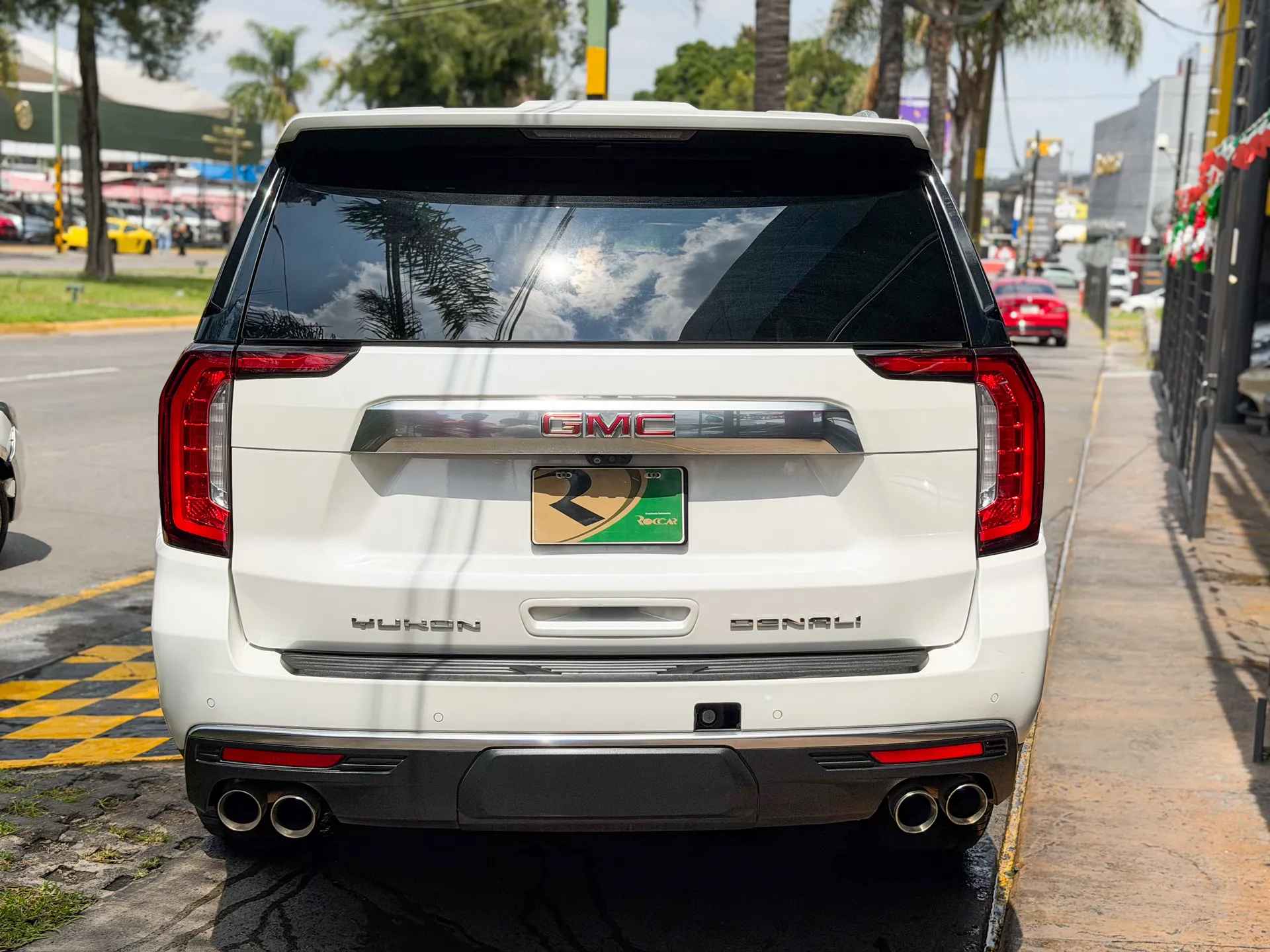 Car image 8