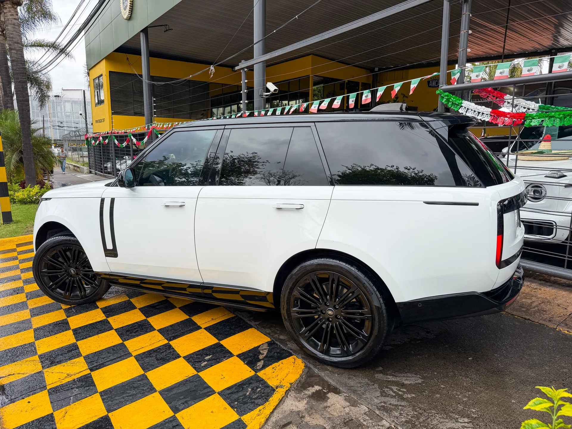 Car image 6