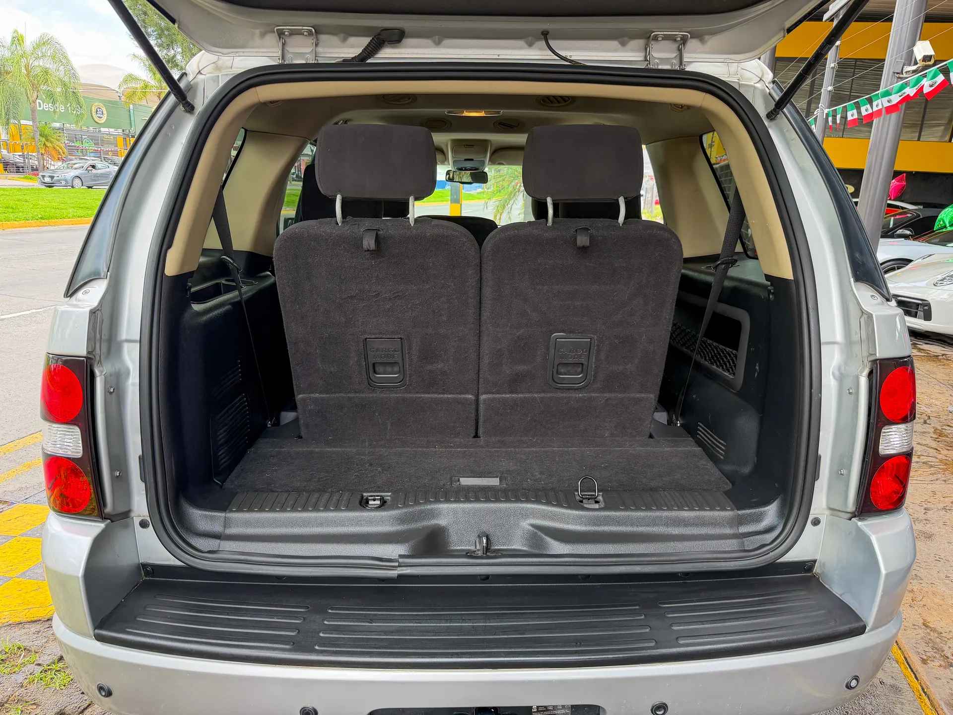 Car image 24