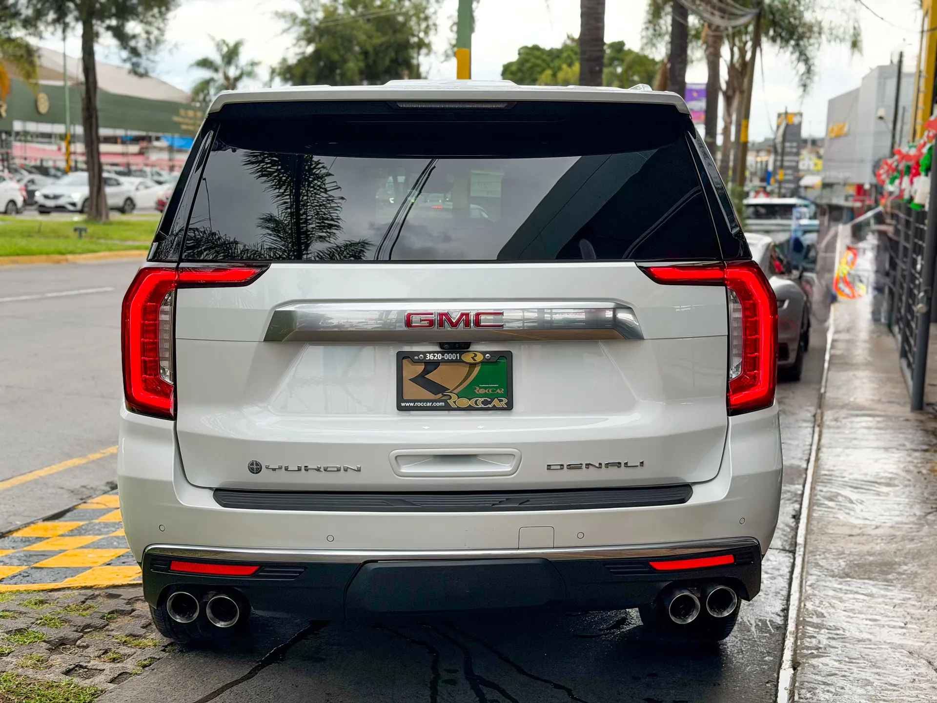 Car image 8