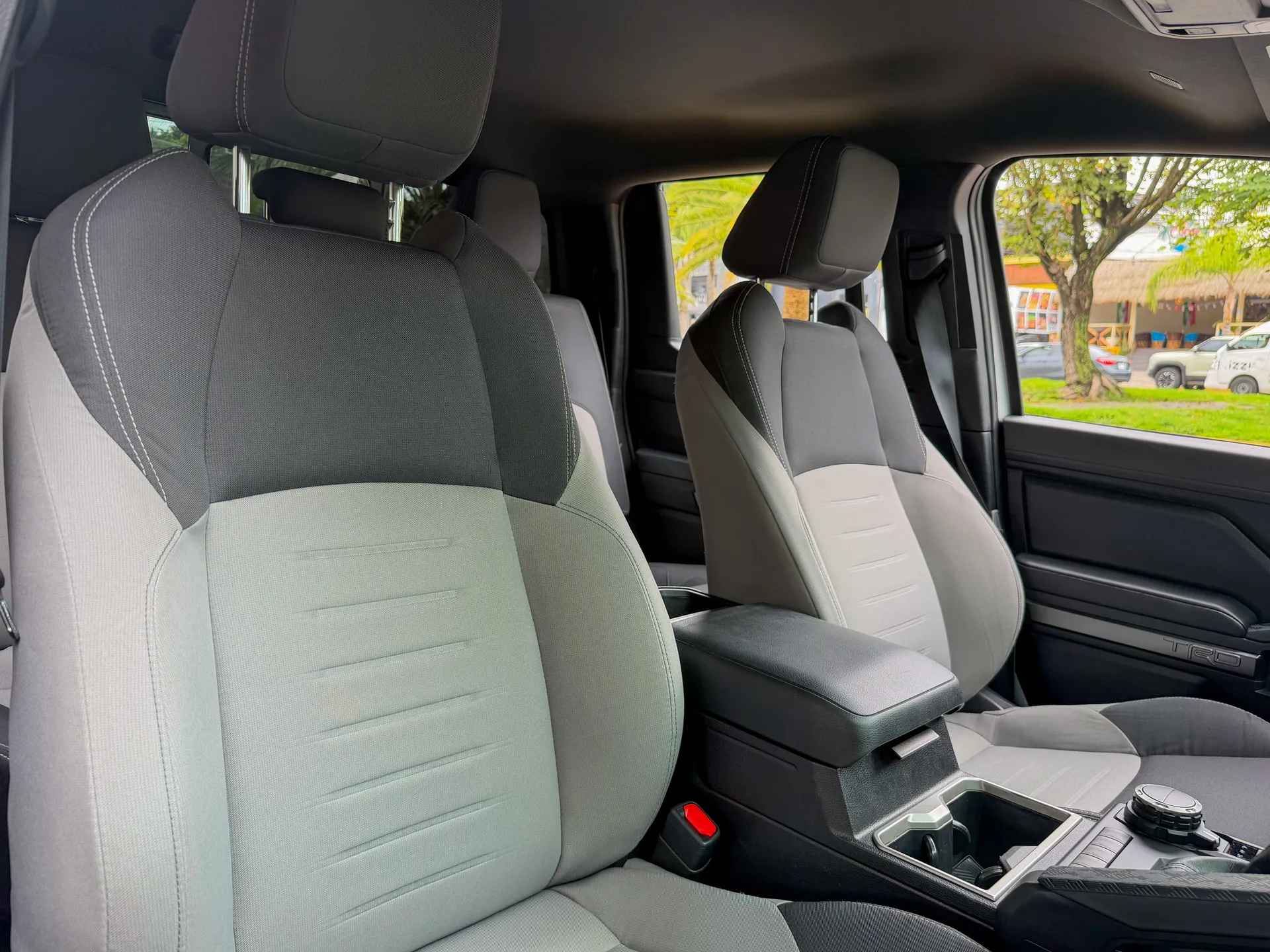 Car image 17