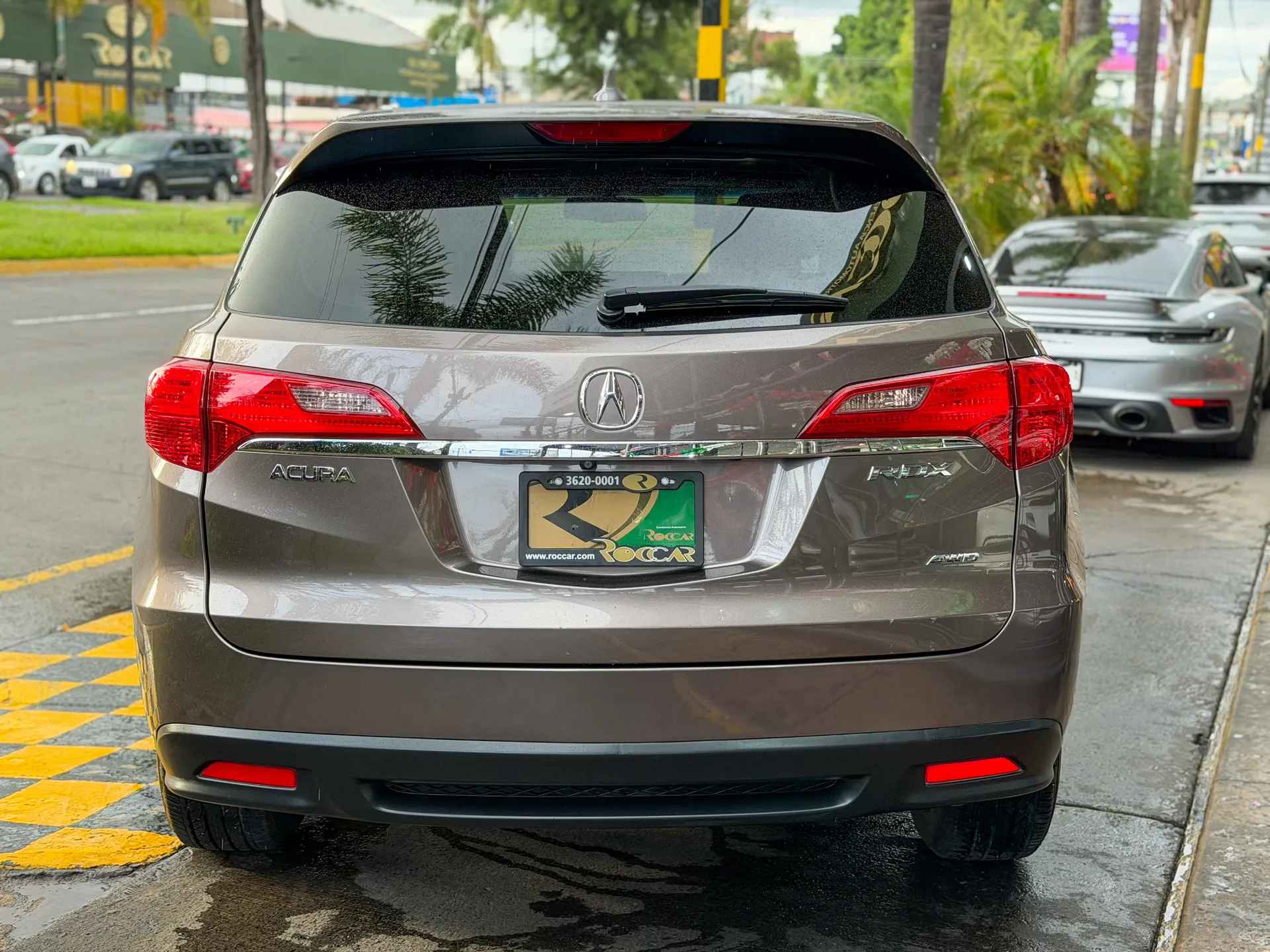 Car image 8