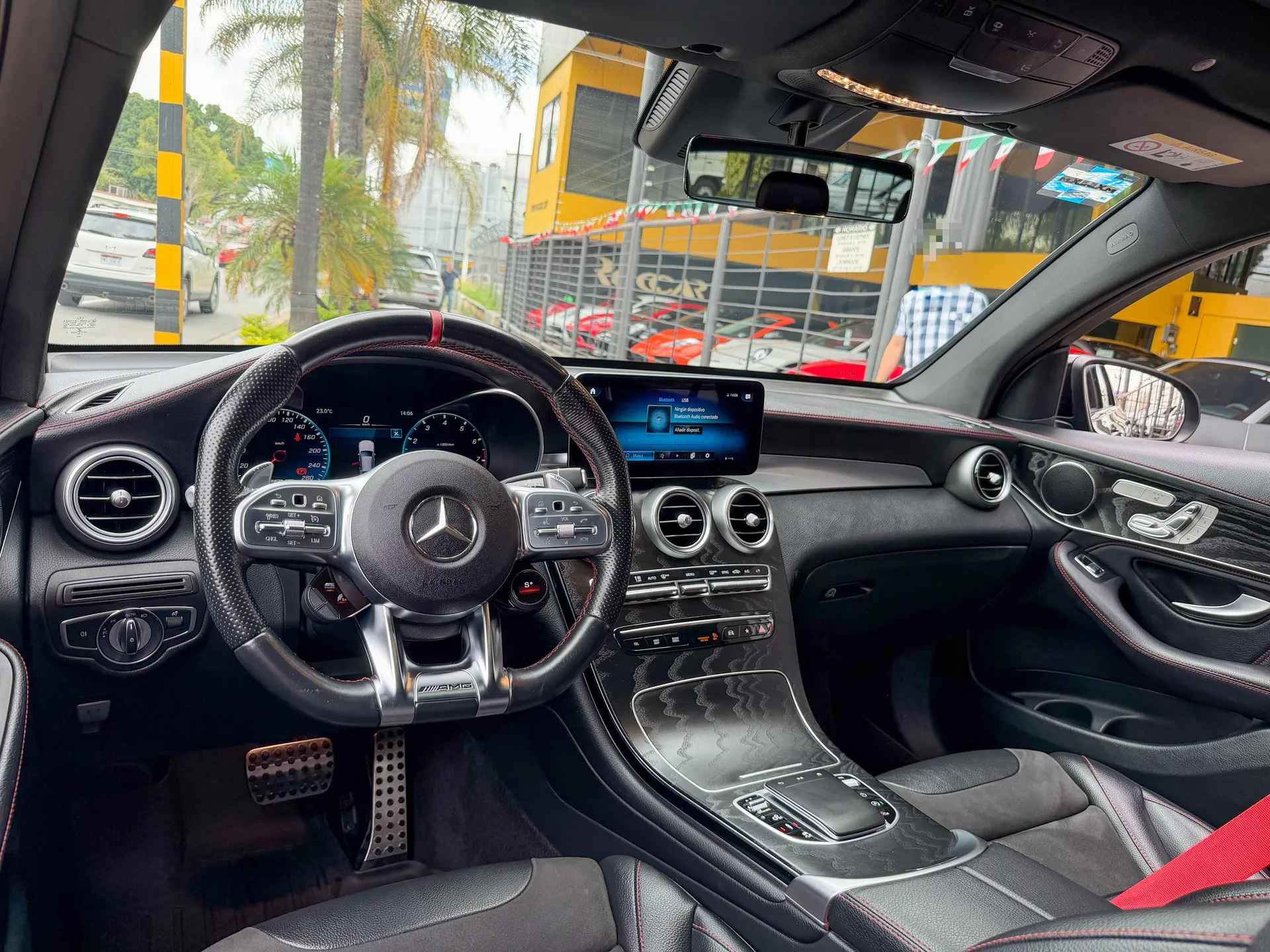 Car image 10