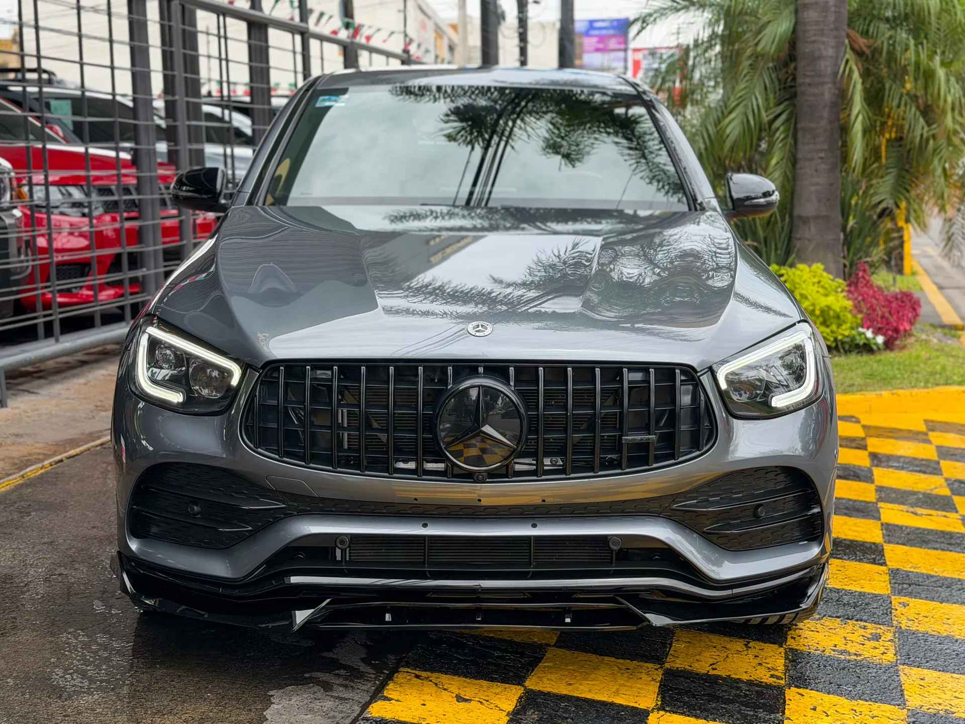Car image 3