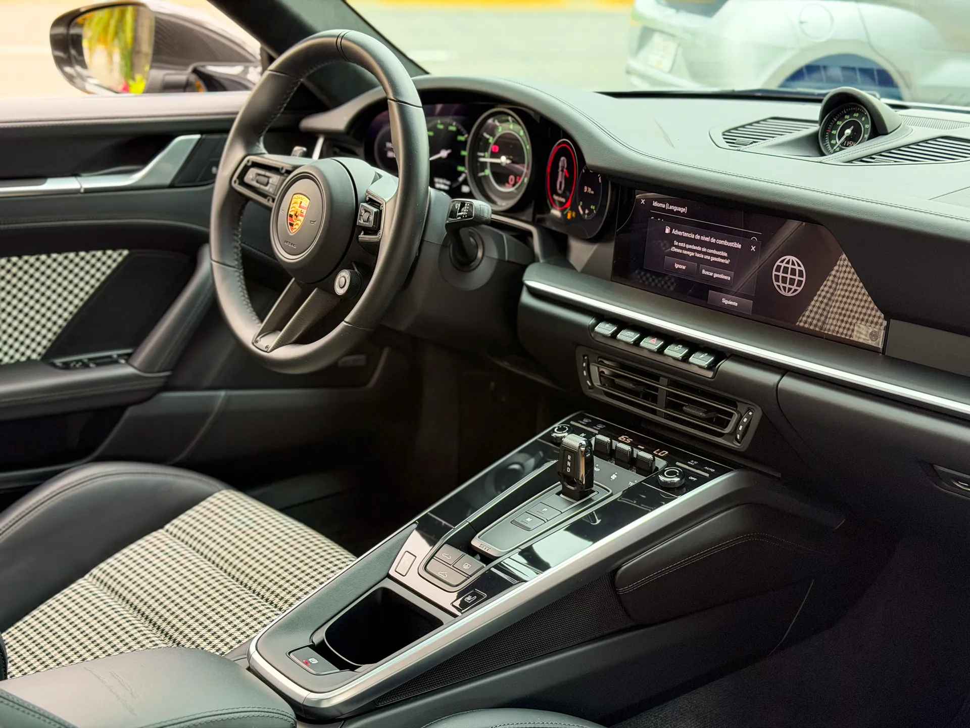 Car image 21