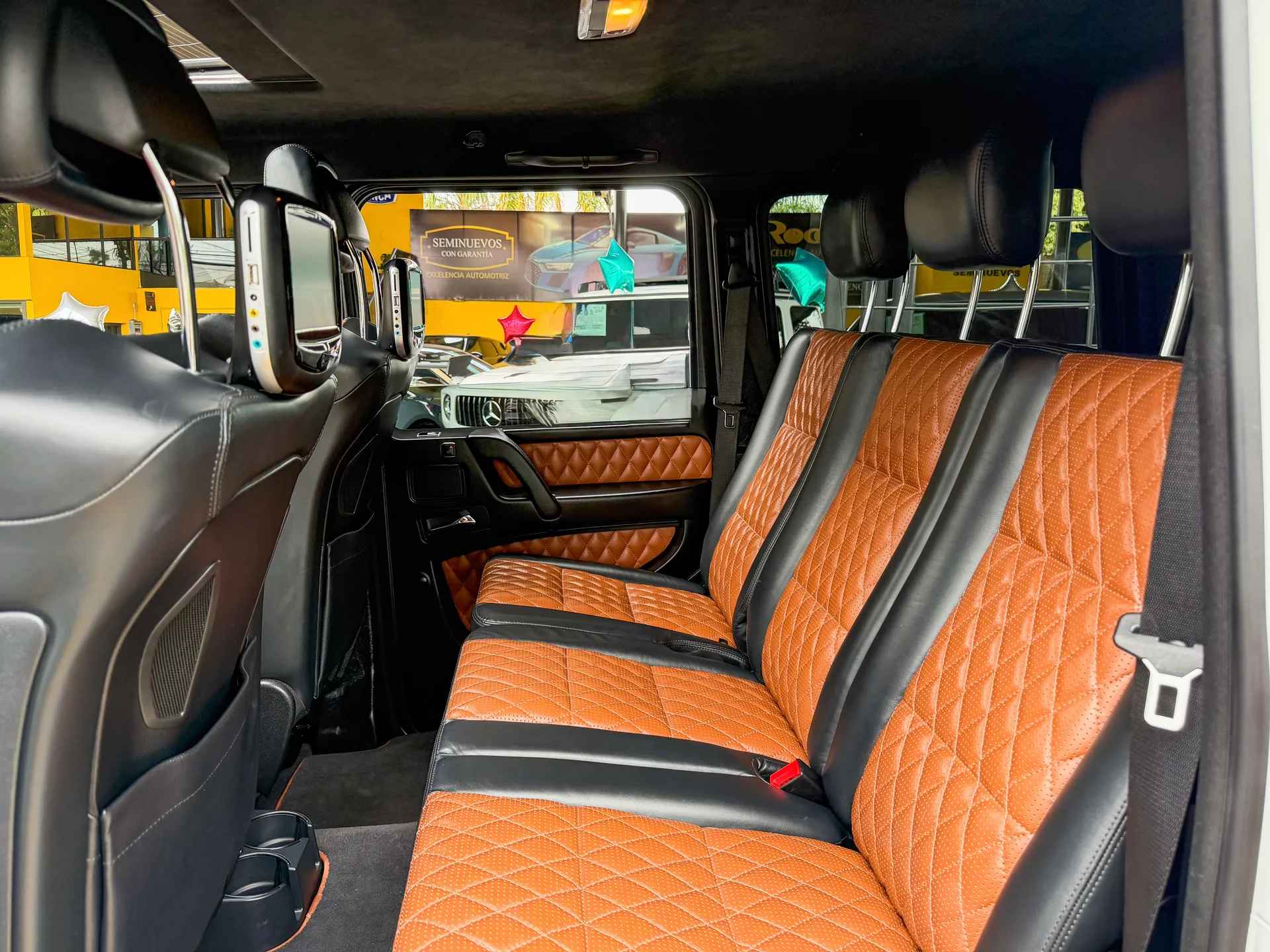 Car image 19