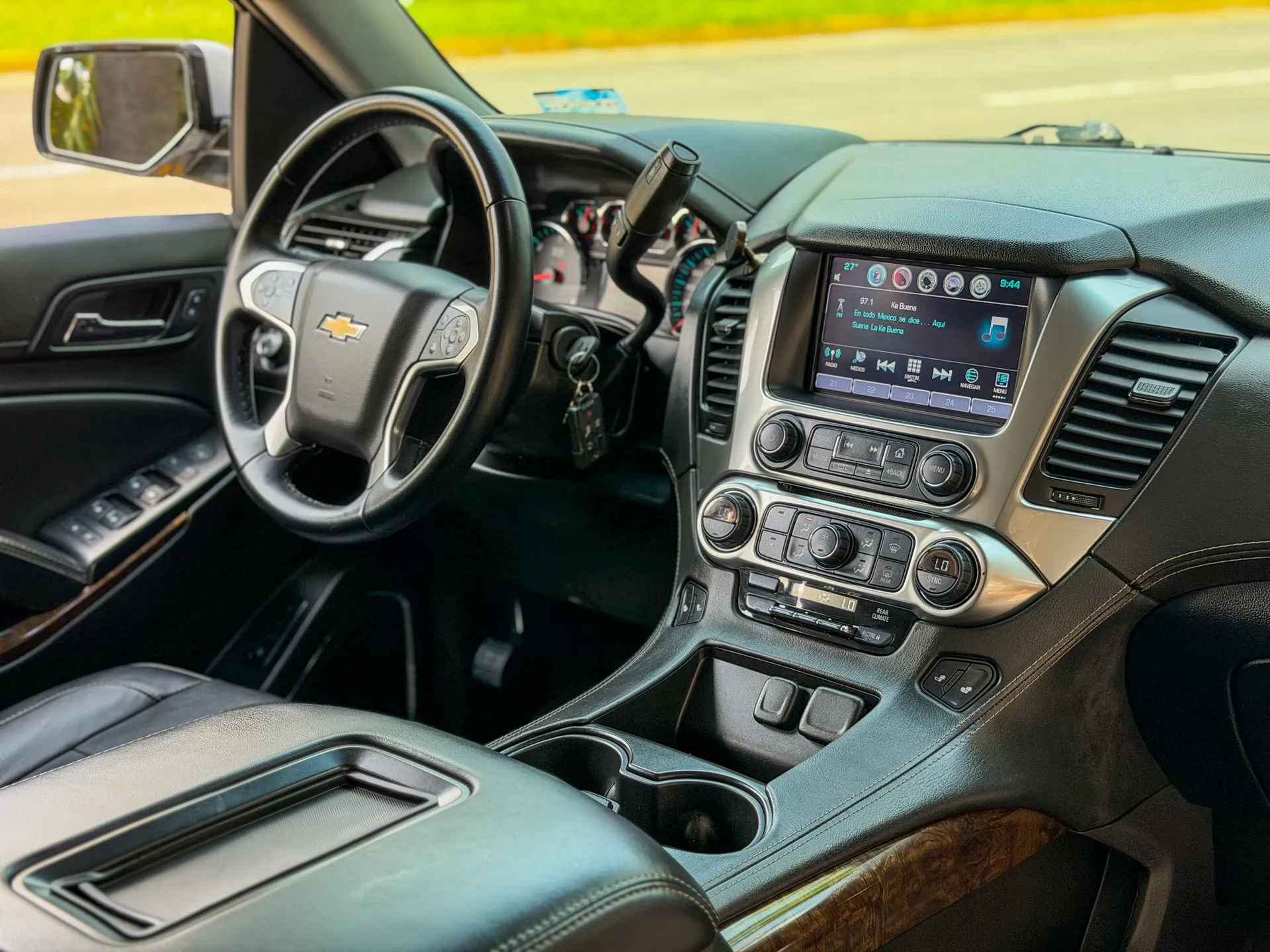Car image 15
